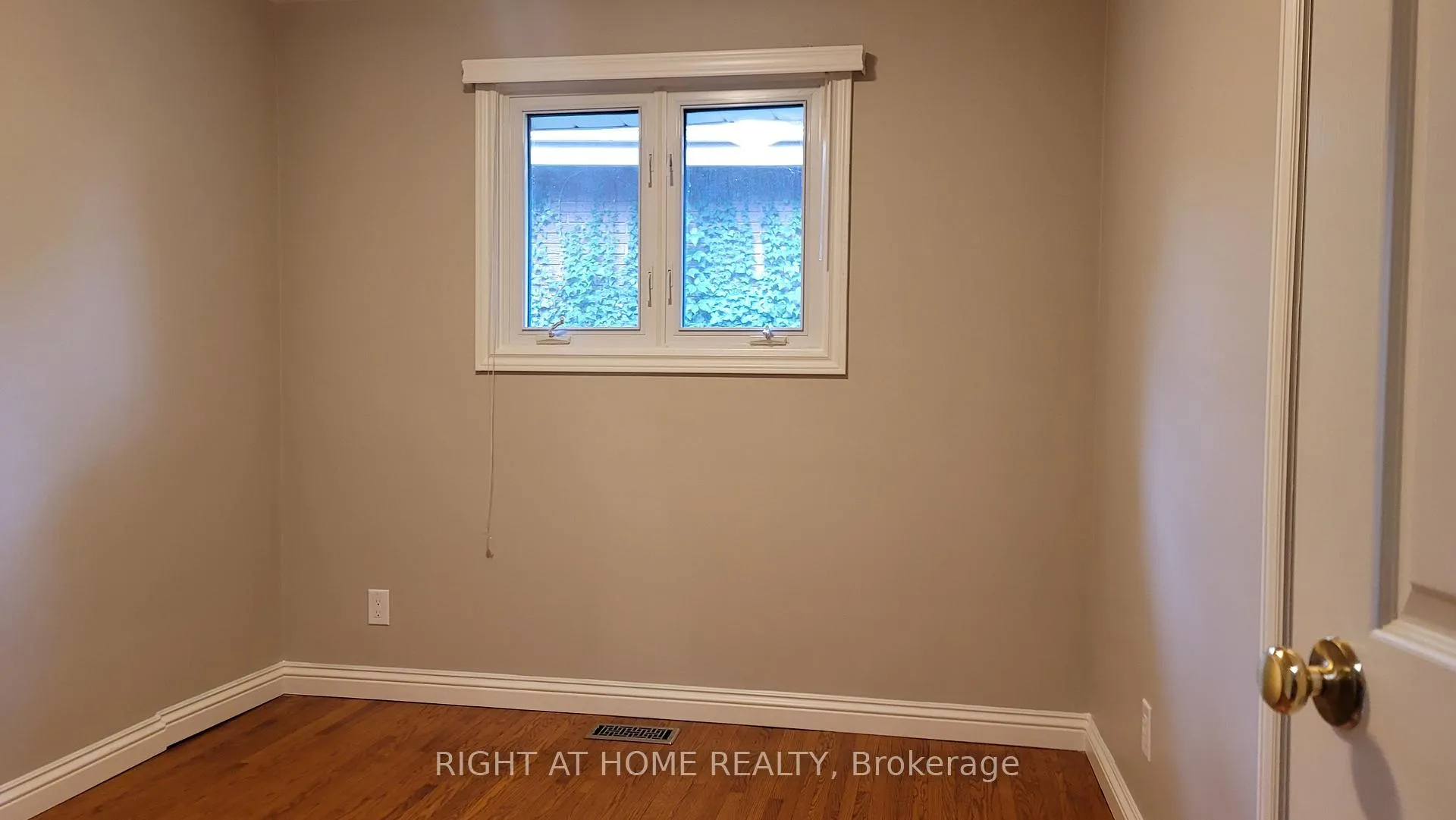 Photo 15 of 14 Forest Road, Grimsby, Grimsby Beach — HOMEH