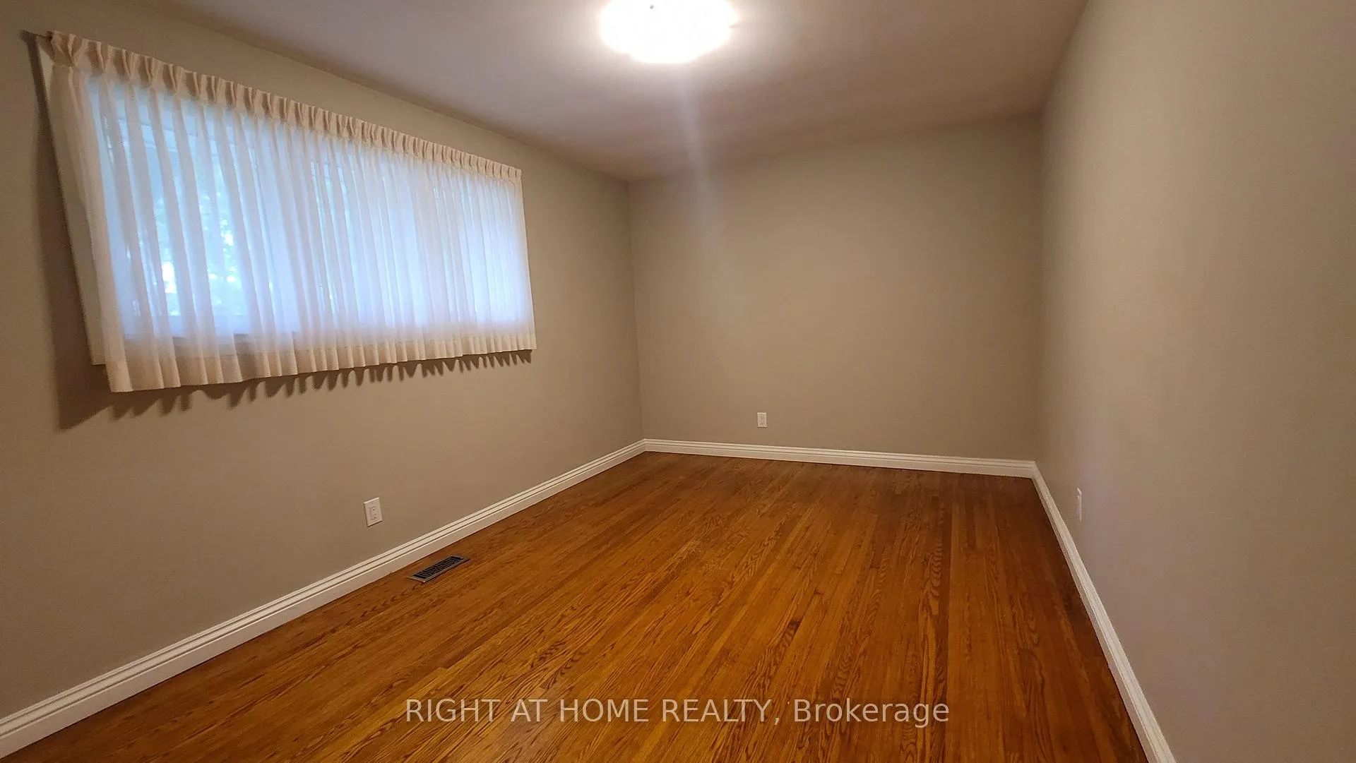 Photo 18 of 14 Forest Road, Grimsby, Grimsby Beach — HOMEH