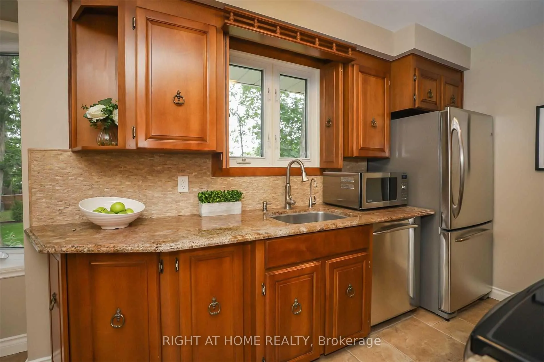 Photo 23 of 14 Forest Road, Grimsby, Grimsby Beach — HOMEH