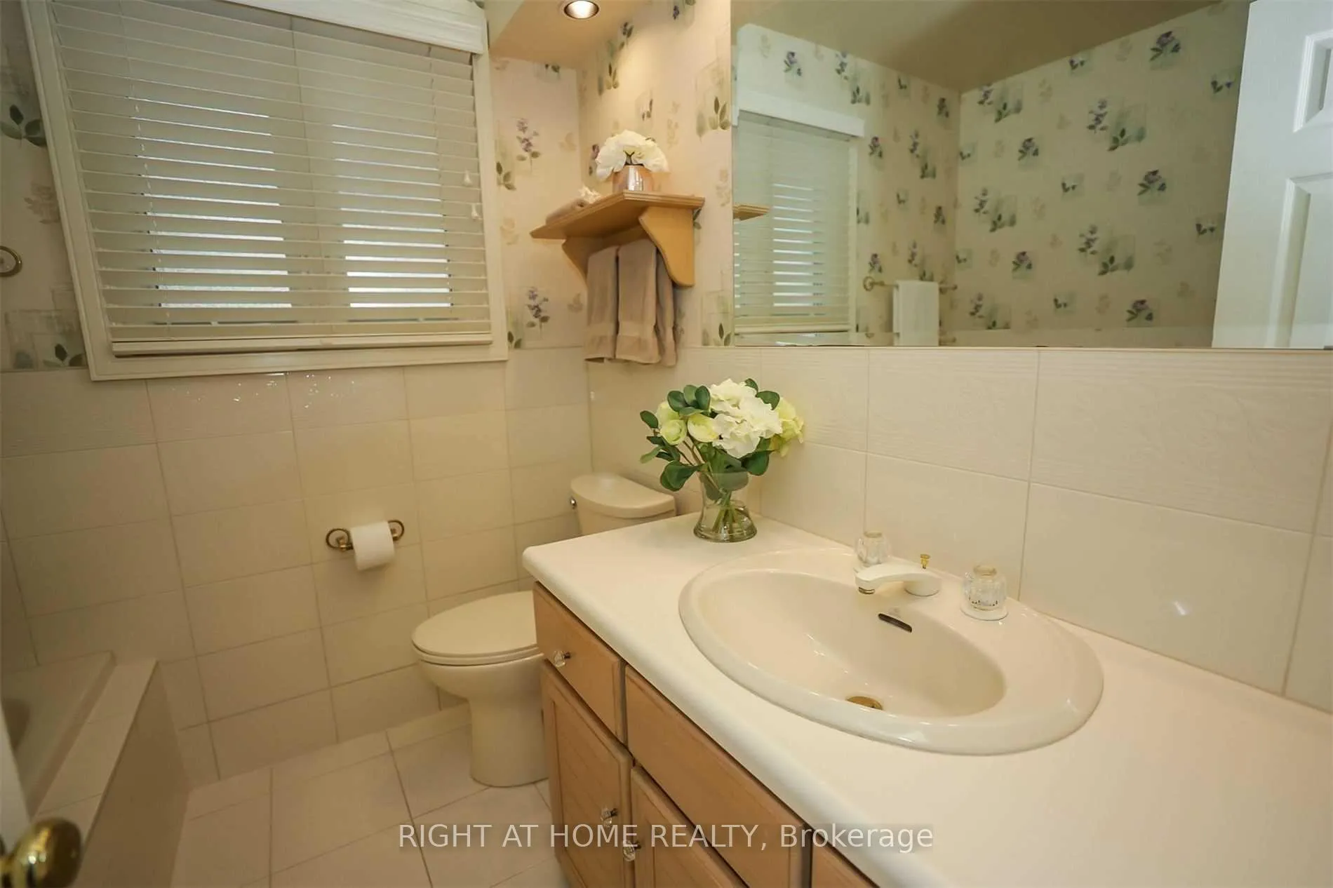 Photo 25 of 14 Forest Road, Grimsby, Grimsby Beach — HOMEH