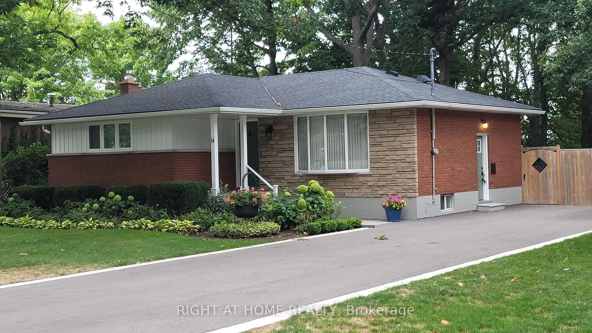 Photo 40 of 14 Forest Road, Grimsby, Grimsby Beach — HOMEH