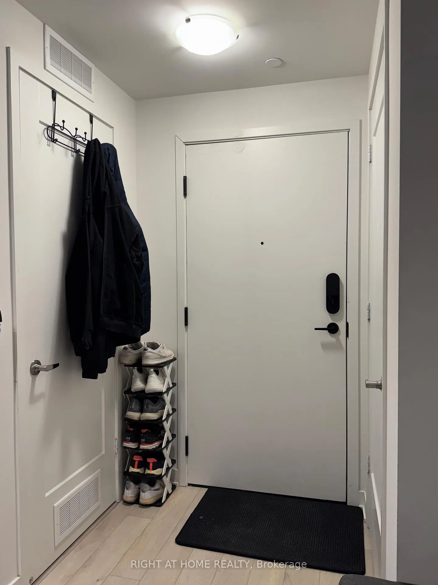 Photo 2 of Unit 641, 121 Sherbourne Street, Toronto, Moss Park — HOMEH