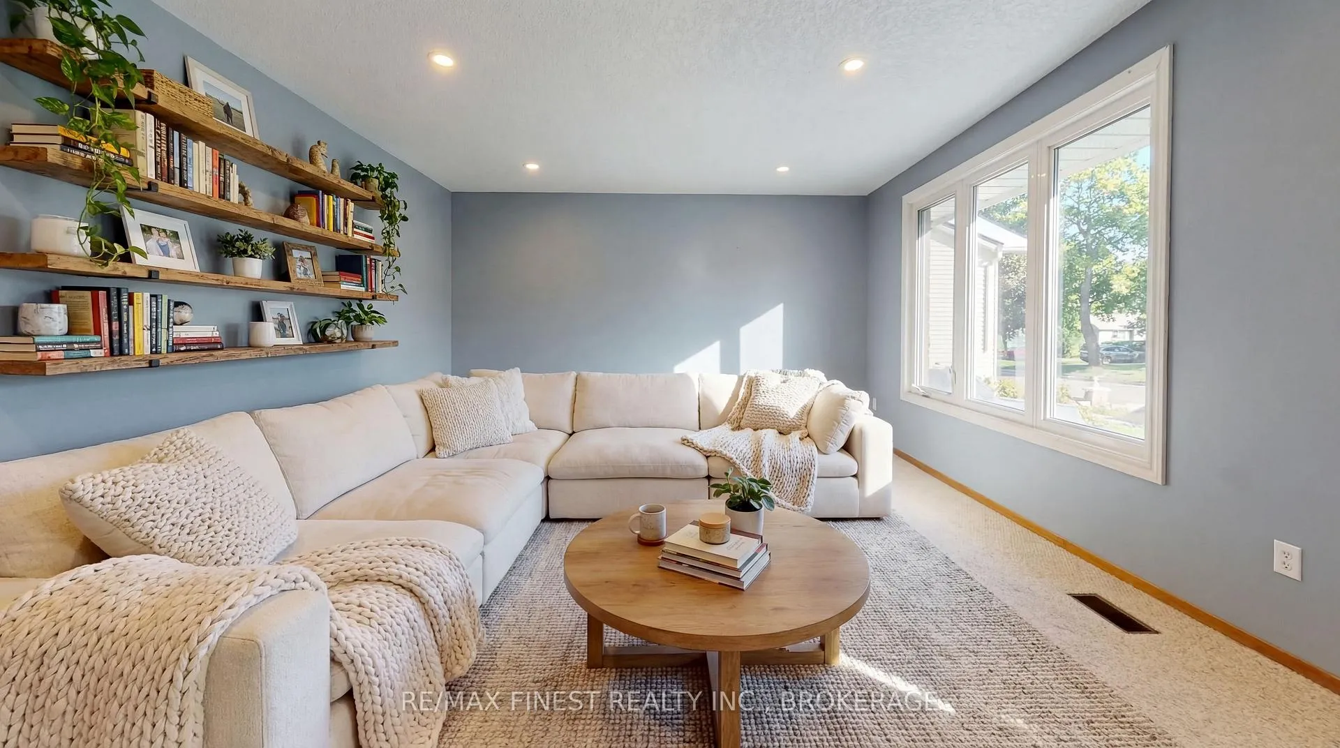 Photo 5 of 171 b Sutherland Drive, Kingston, Rideau — HOMEH