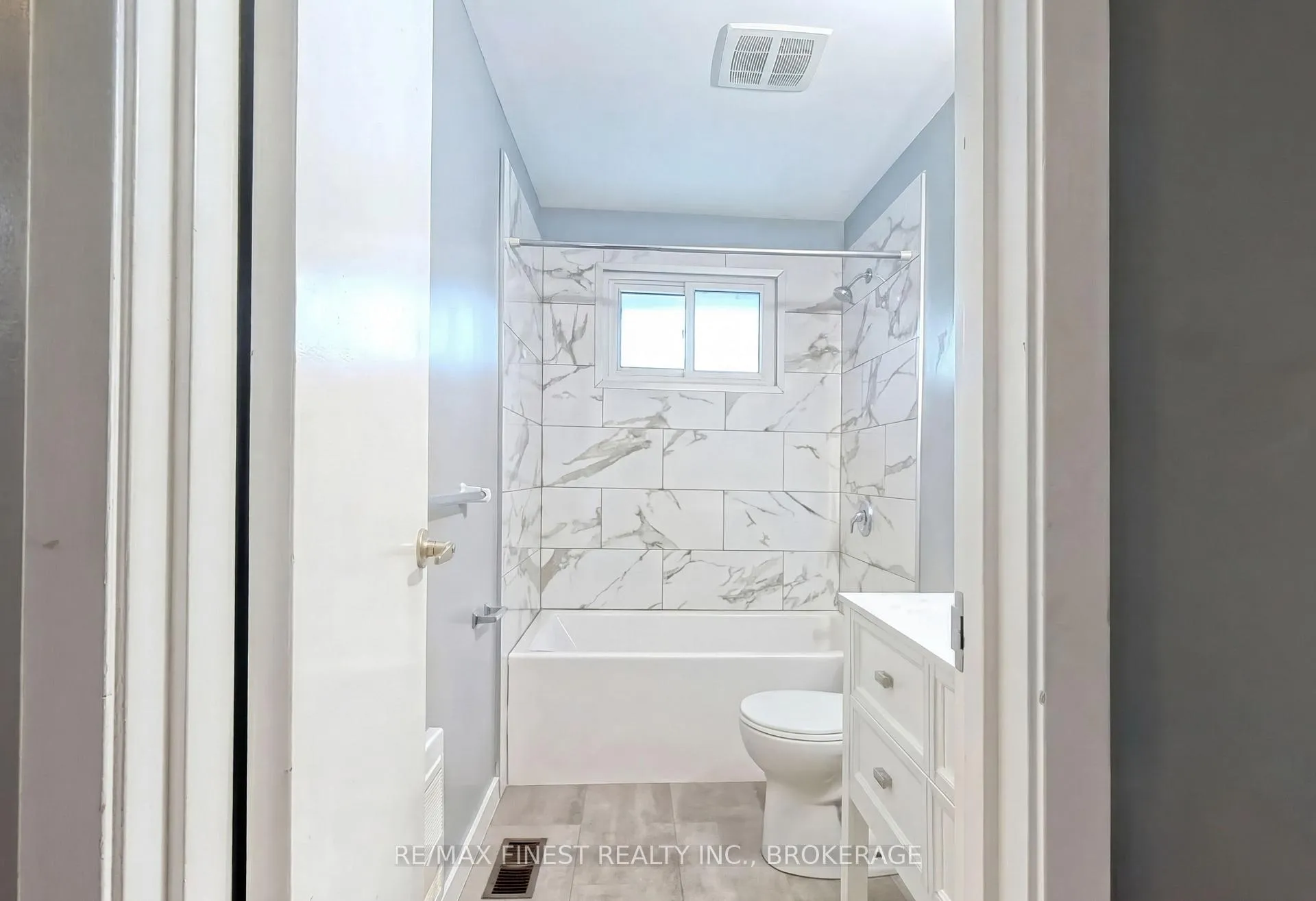 Photo 13 of 171 b Sutherland Drive, Kingston, Rideau — HOMEH