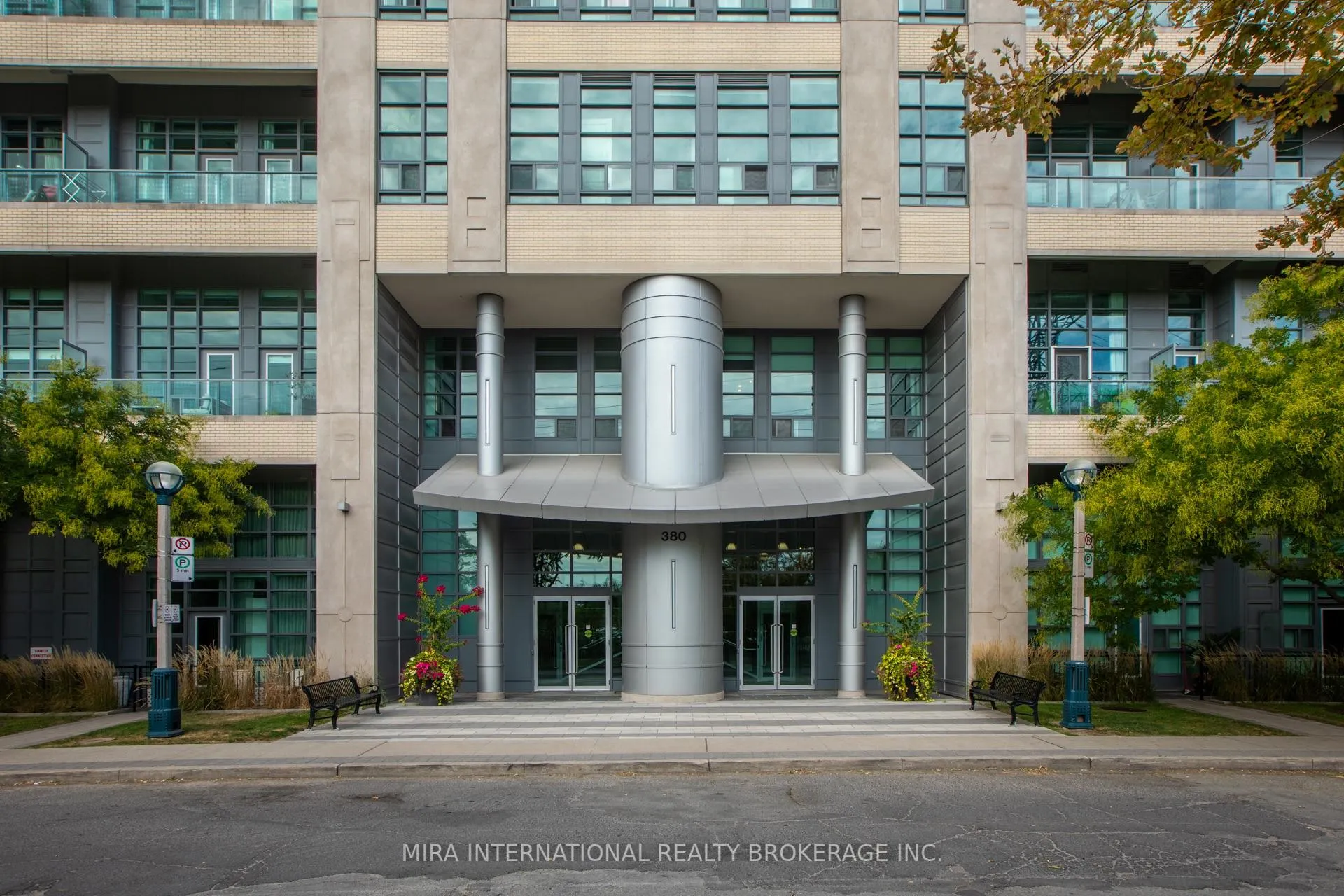 Photo 2 of Unit 239, 380 Macpherson Avenue, Toronto, Casa Loma — HOMEH
