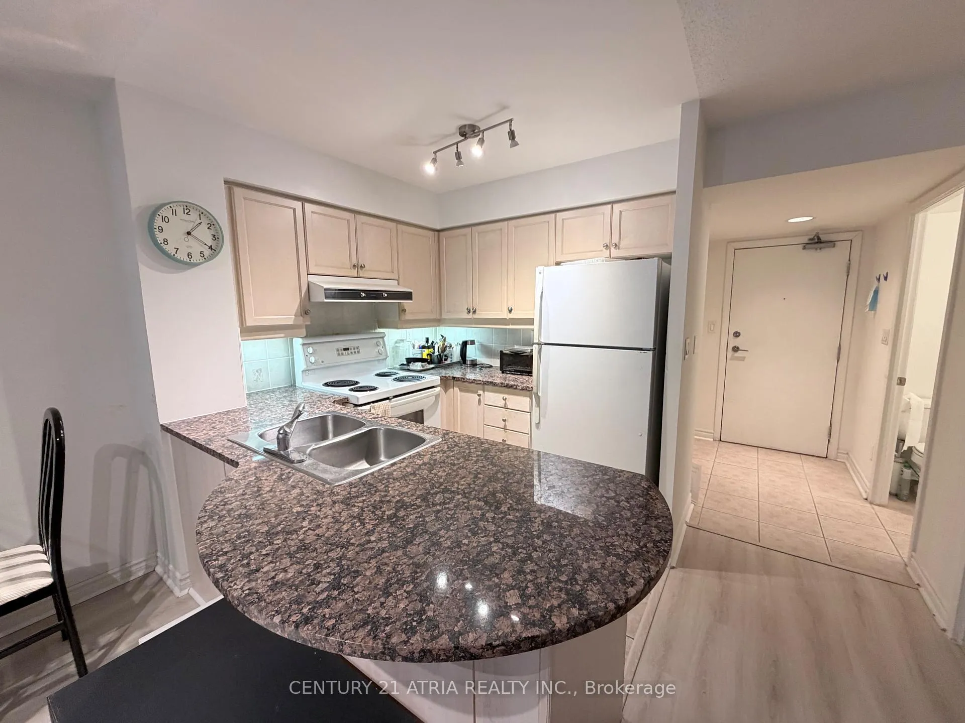 Photo 7 of Unit 303, 8 Rean Drive, North York, Bayview Village — HOMEH