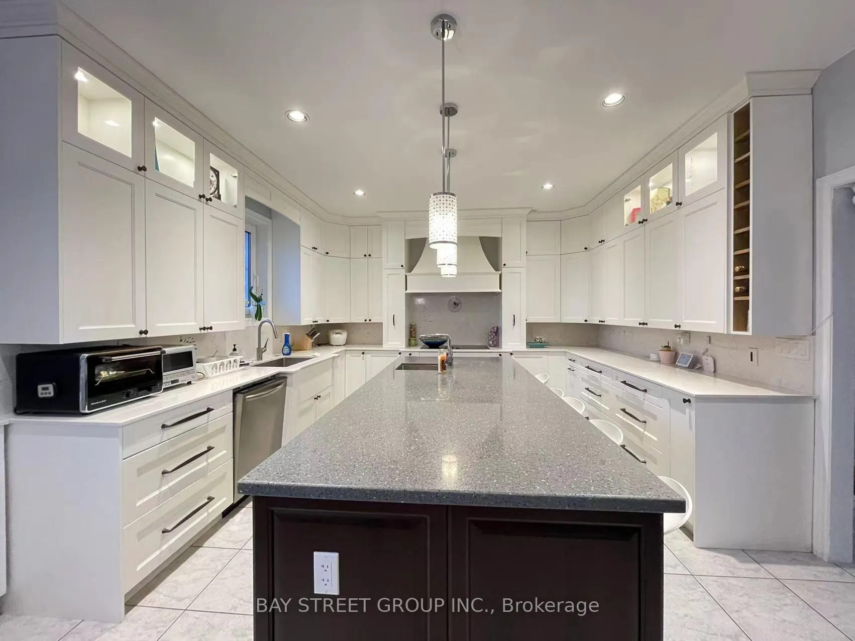 Photo 1 of 7 Markwood Lane, Vaughan, Crestwood-Springfarm-Yorkhill — HOMEH
