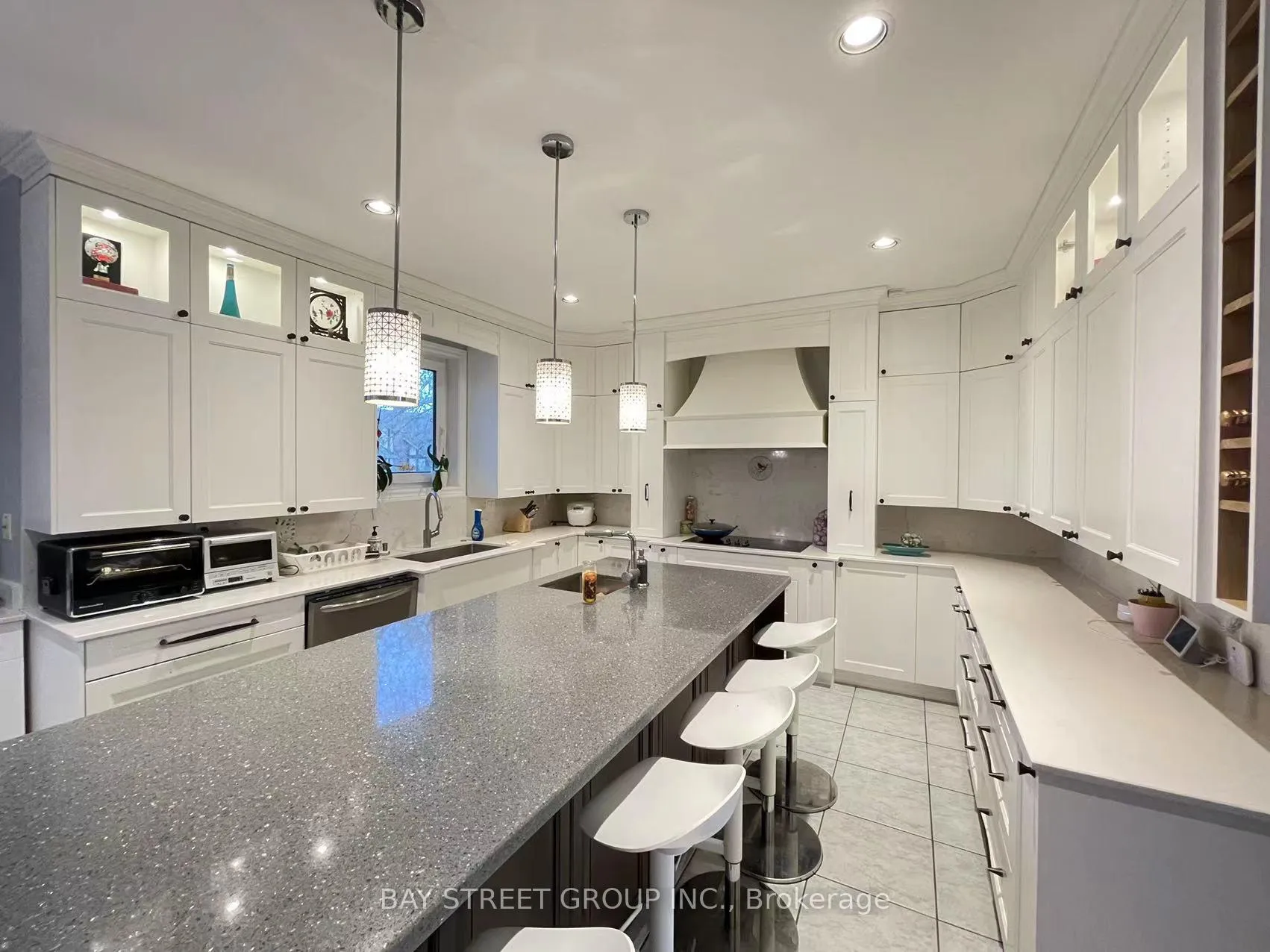 Photo 5 of 7 Markwood Lane, Vaughan, Crestwood-Springfarm-Yorkhill — HOMEH
