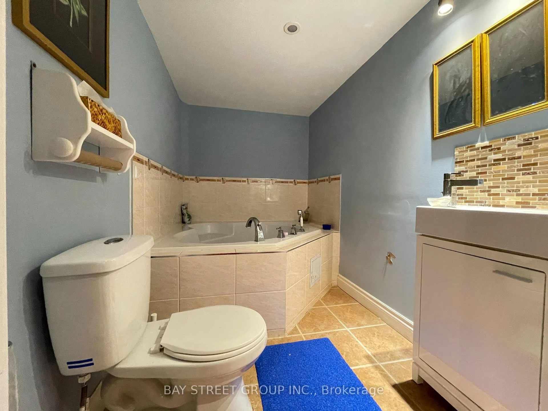 Photo 19 of 7 Markwood Lane, Vaughan, Crestwood-Springfarm-Yorkhill — HOMEH