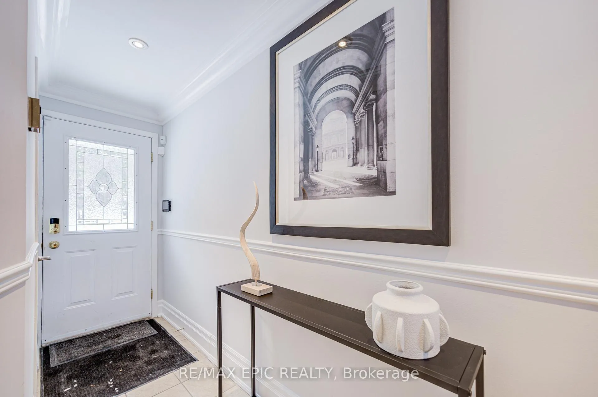 Photo 2 of Unit 6, 115 Henderson Avenue, Markham, Thornhill — HOMEH