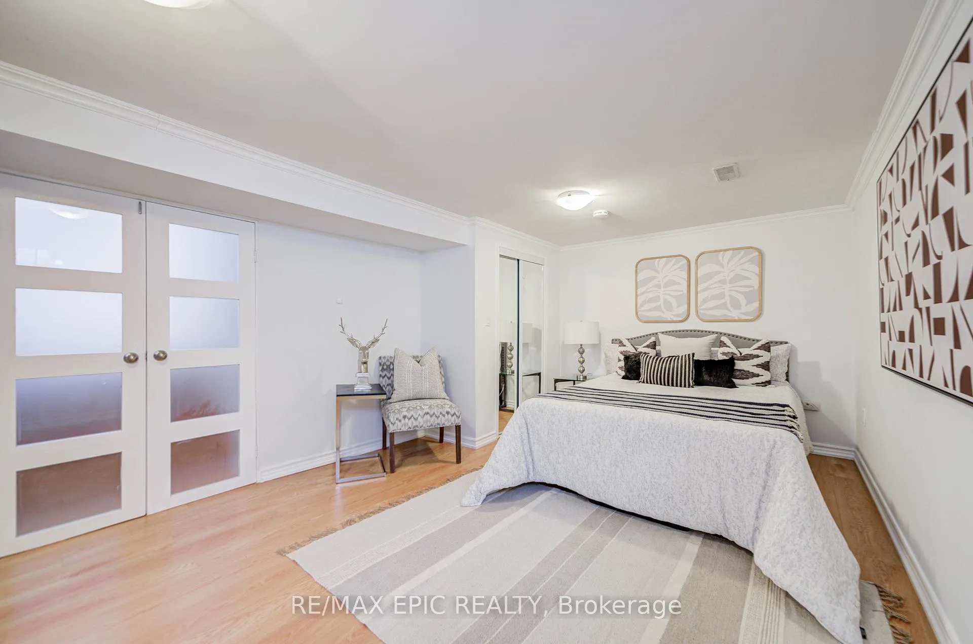 Photo 4 of Unit 6, 115 Henderson Avenue, Markham, Thornhill — HOMEH