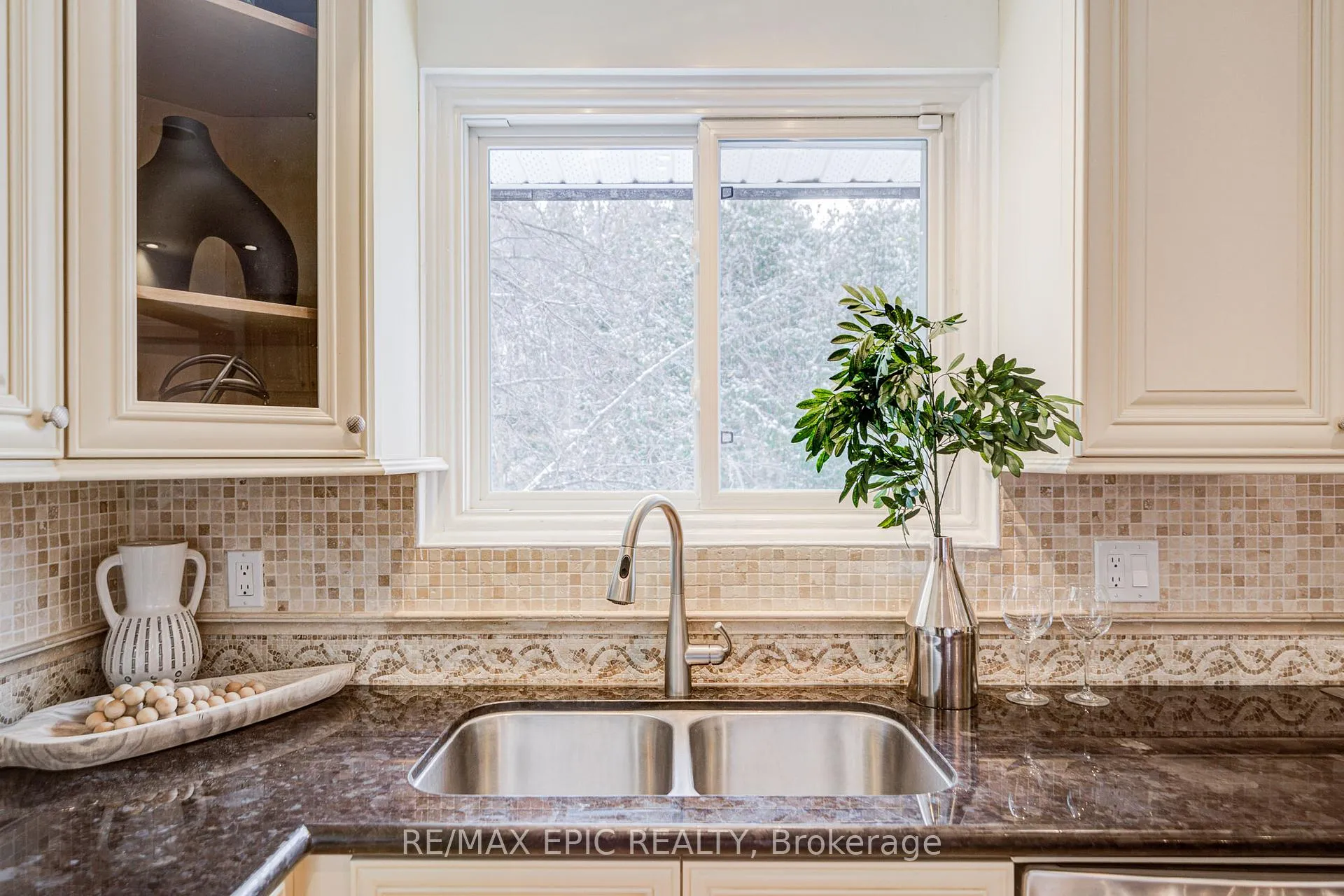 Photo 17 of Unit 6, 115 Henderson Avenue, Markham, Thornhill — HOMEH