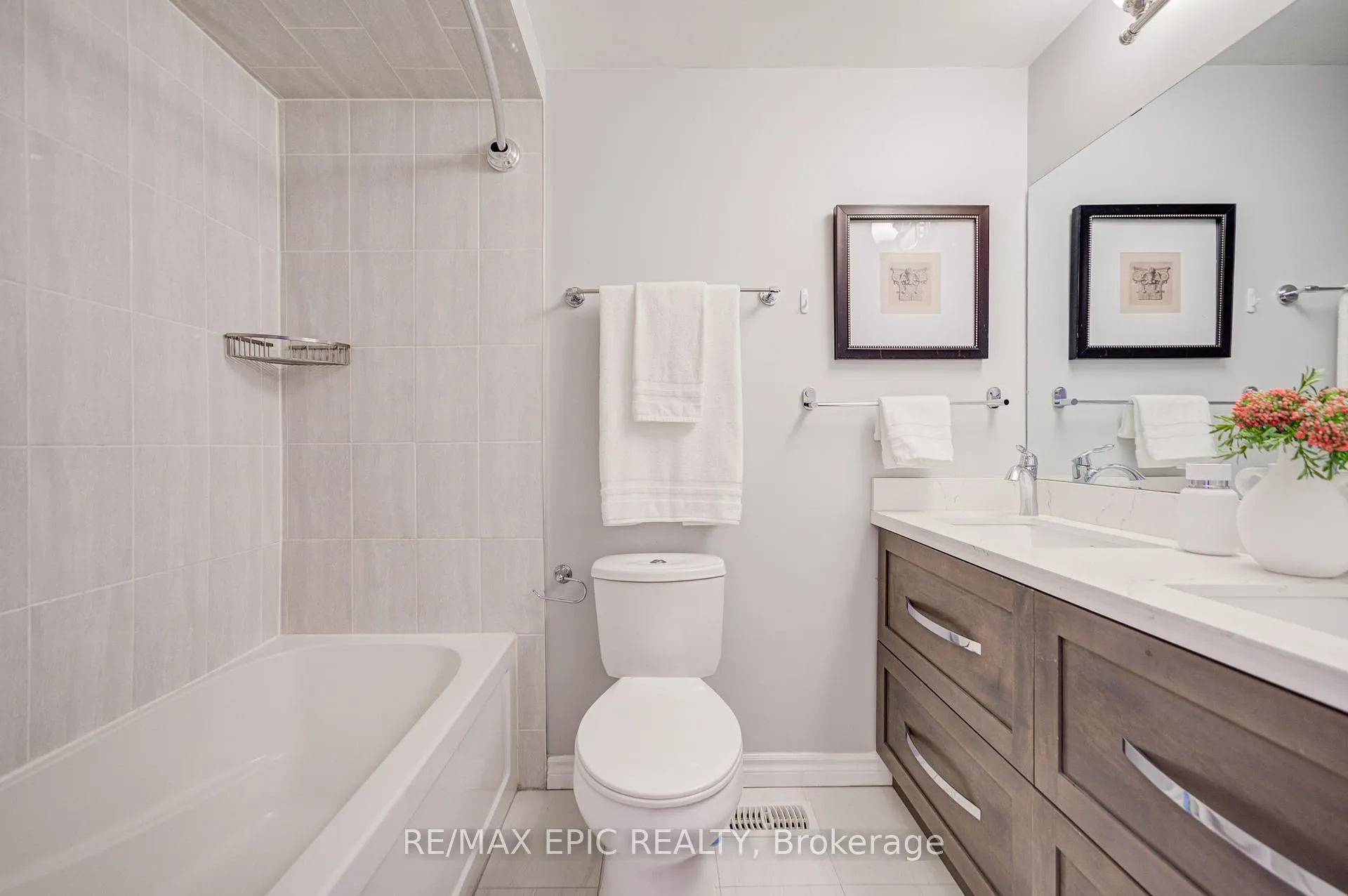 Photo 23 of Unit 6, 115 Henderson Avenue, Markham, Thornhill — HOMEH