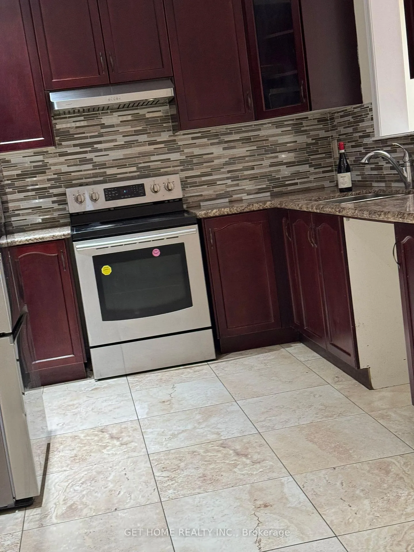 Photo 6 of Unit Upper, 60 Ebury Drive, Brampton, Credit Valley — HOMEH