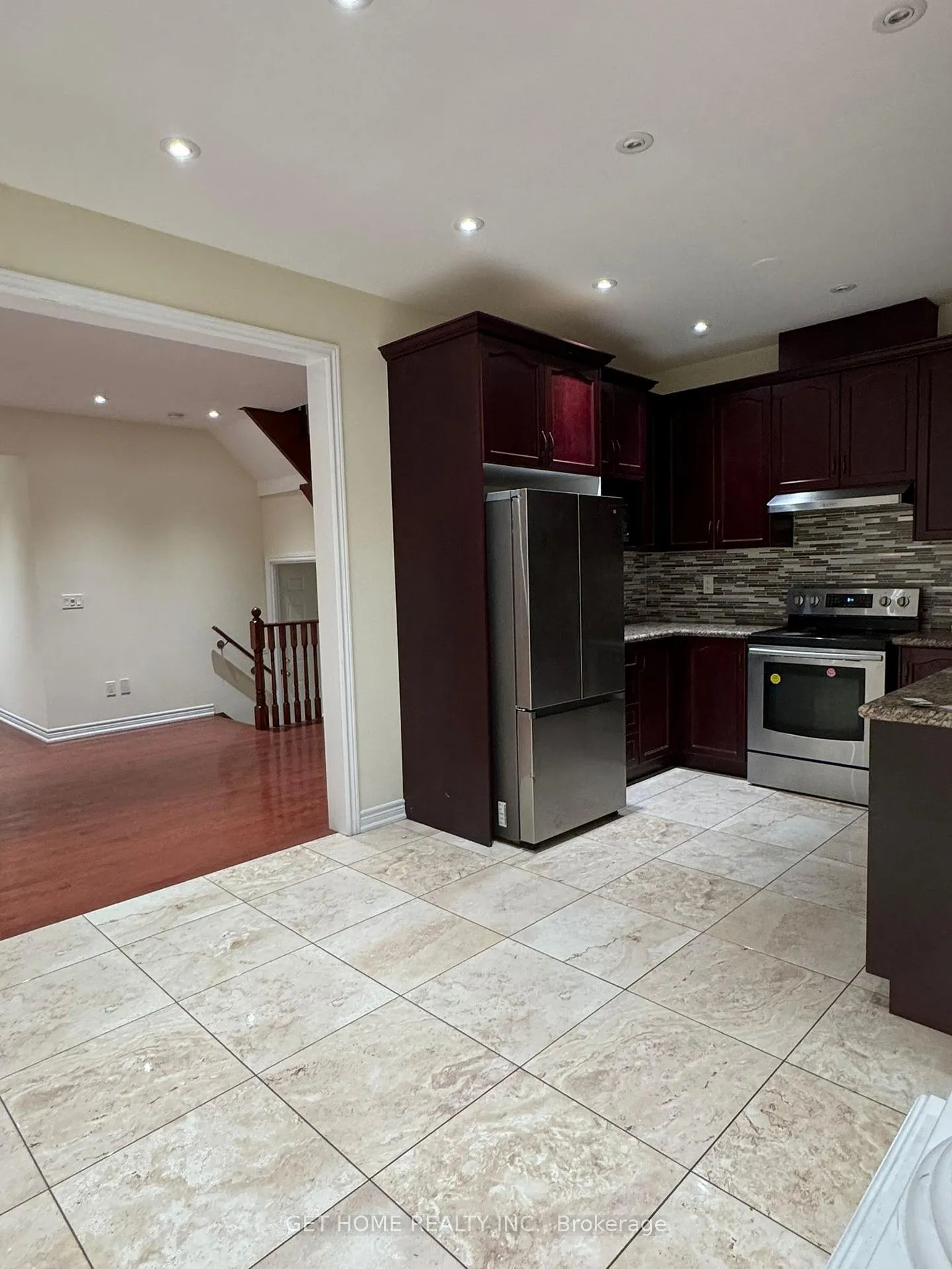 Photo 7 of Unit Upper, 60 Ebury Drive, Brampton, Credit Valley — HOMEH