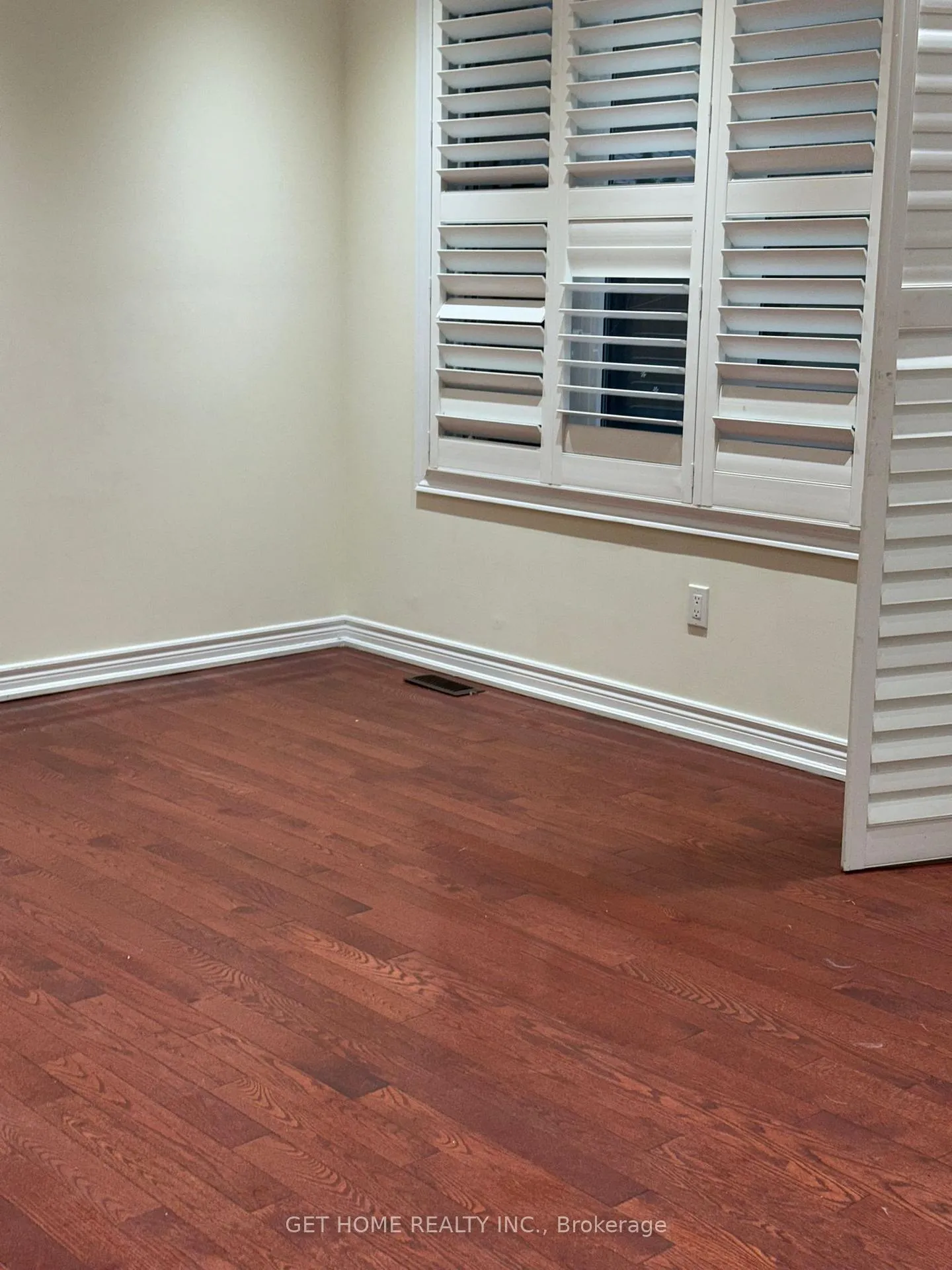 Photo 10 of Unit Upper, 60 Ebury Drive, Brampton, Credit Valley — HOMEH