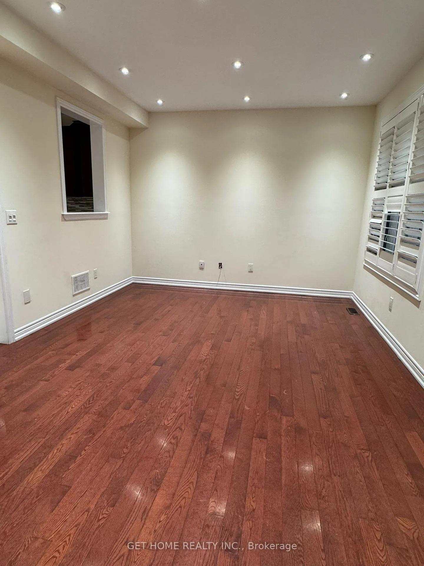 Photo 11 of Unit Upper, 60 Ebury Drive, Brampton, Credit Valley — HOMEH