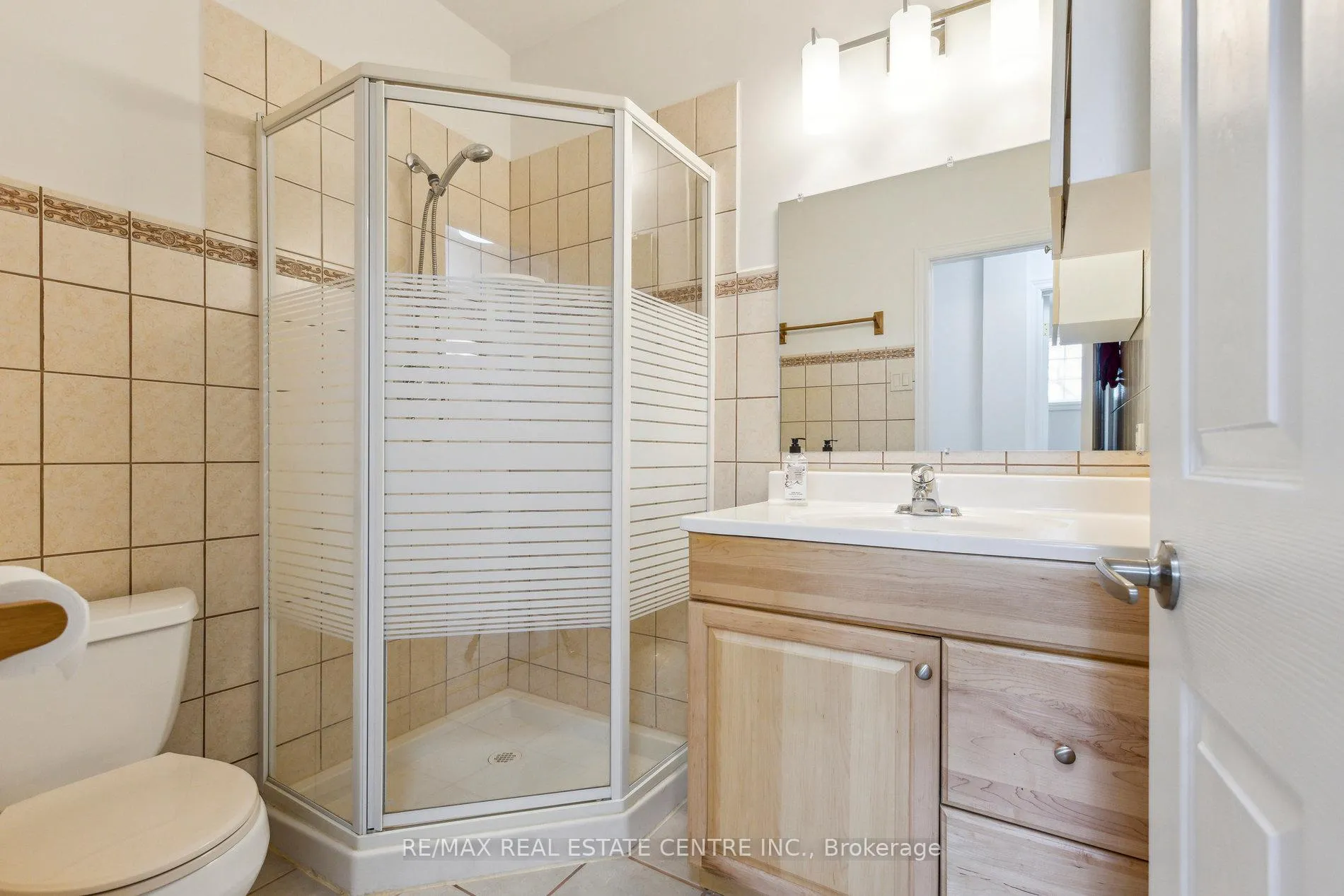 Photo 35 of 1 Silversmith Court, Guelph, Kortright West — HOMEH