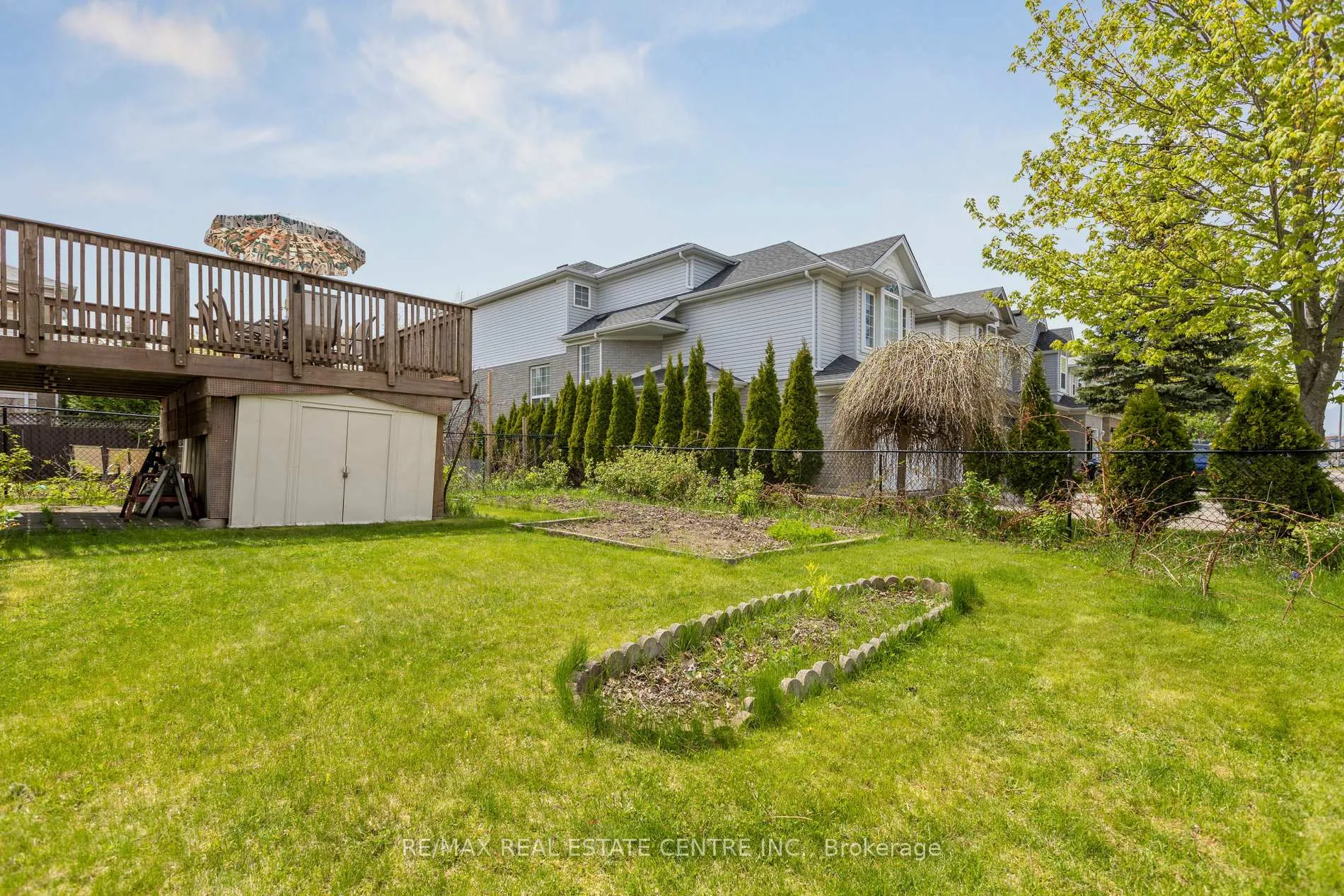 Photo 40 of 1 Silversmith Court, Guelph, Kortright West — HOMEH