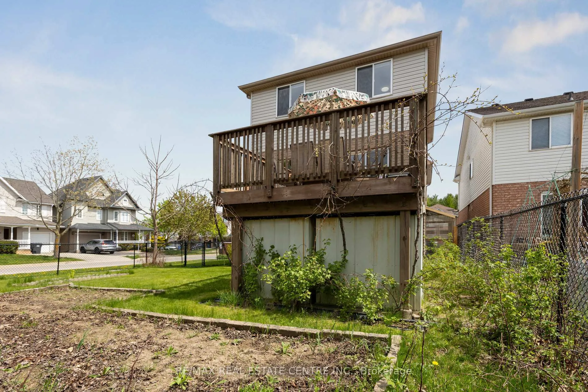 Photo 42 of 1 Silversmith Court, Guelph, Kortright West — HOMEH