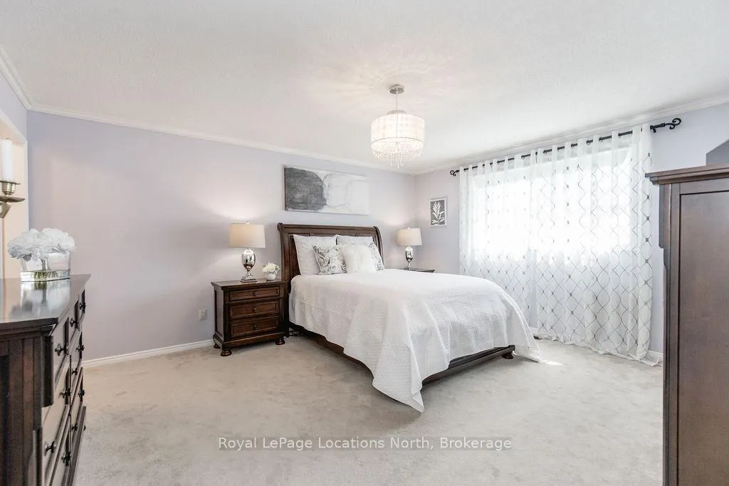 Photo 18 of 10 Barwick Drive, Barrie, West Bayfield — HOMEH