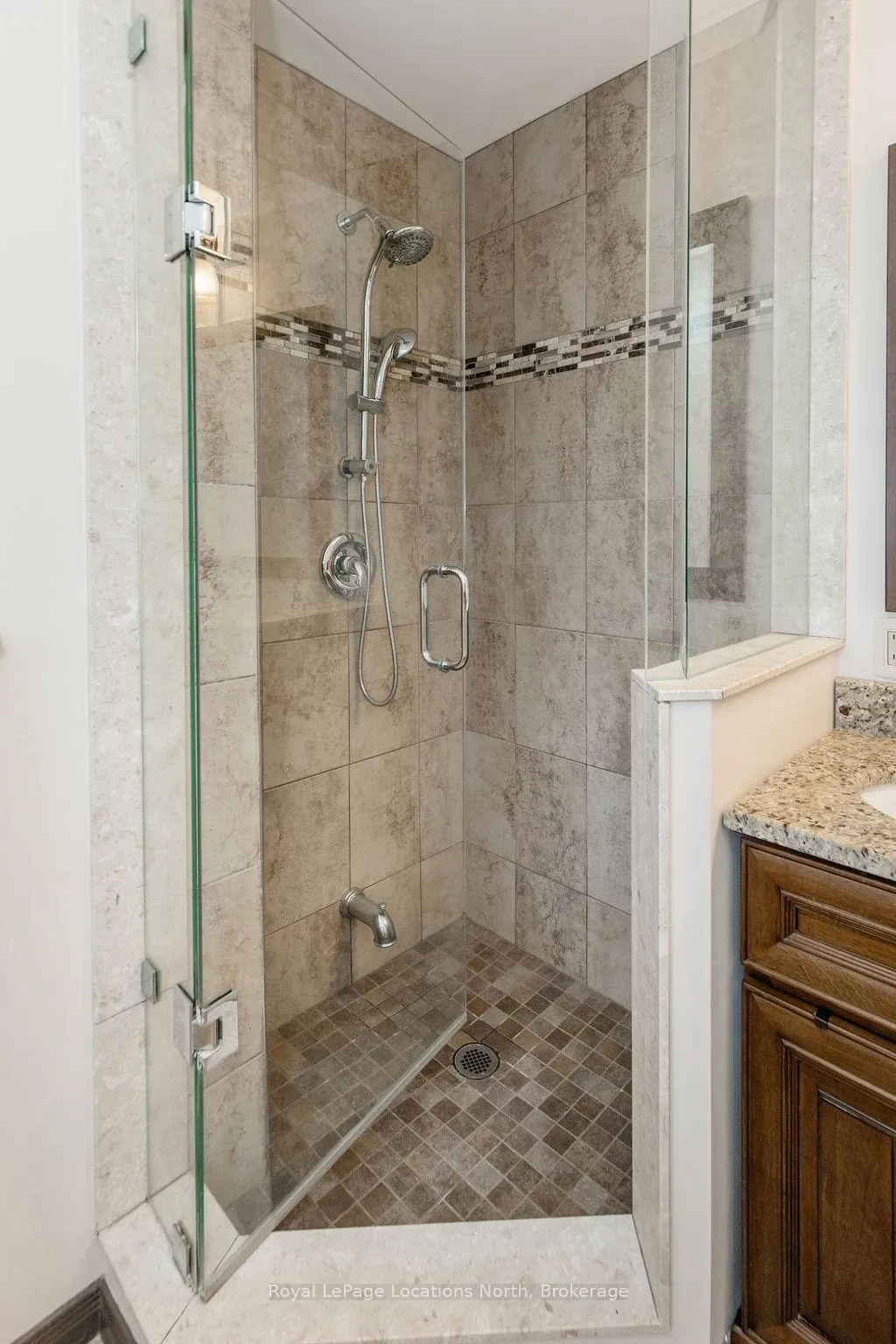 Photo 21 of 10 Barwick Drive, Barrie, West Bayfield — HOMEH