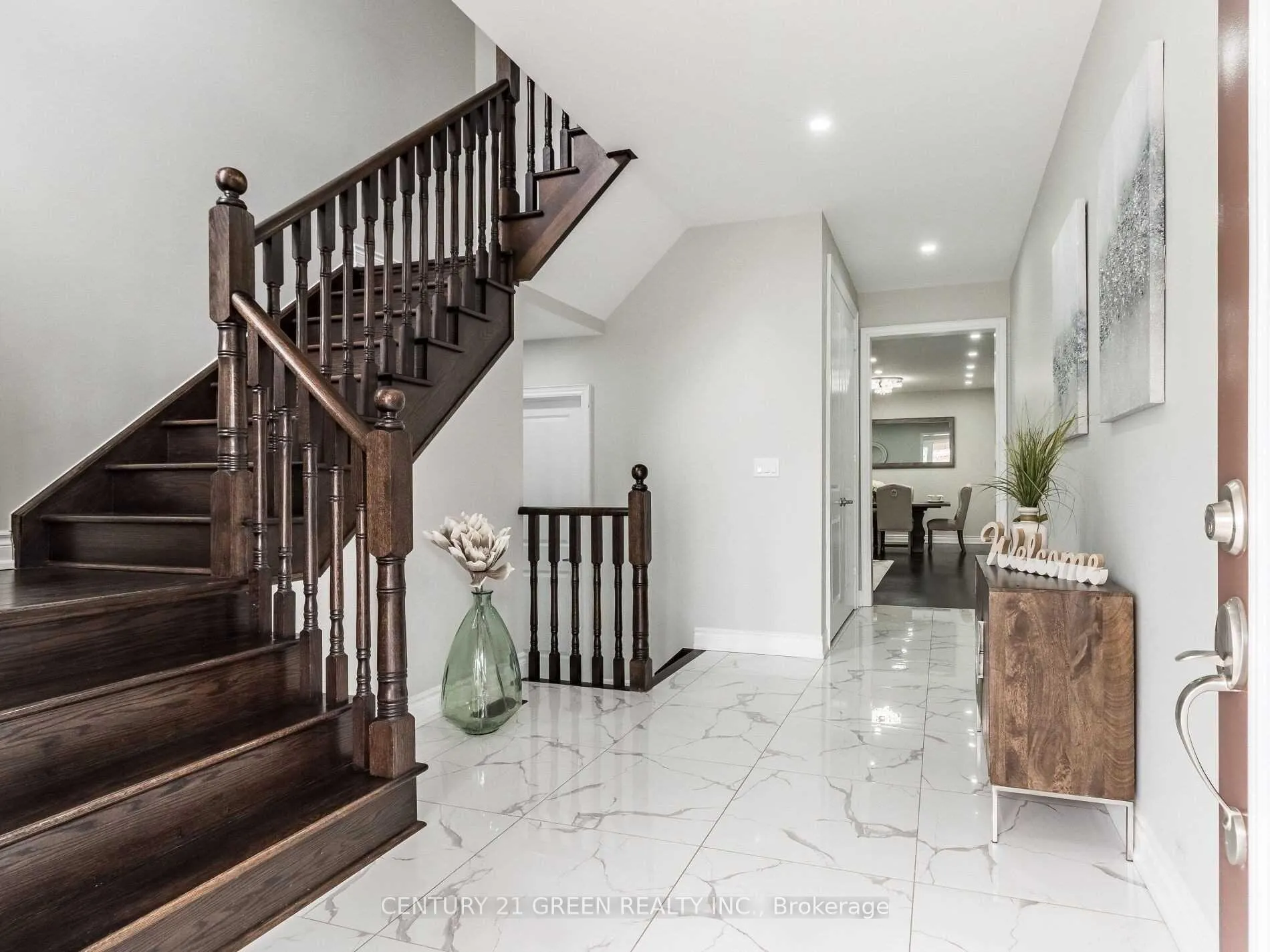 Photo 3 of 39 Argelia Crescent, Brampton, Credit Valley — HOMEH