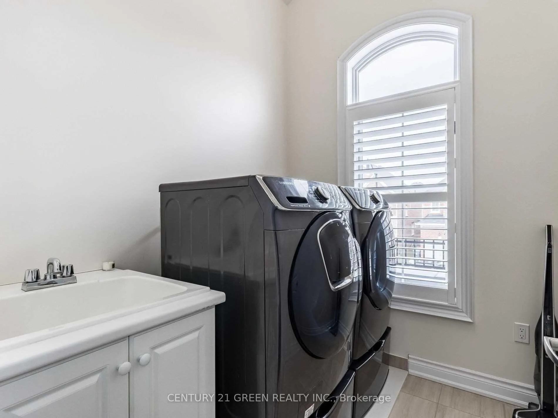 Photo 17 of 39 Argelia Crescent, Brampton, Credit Valley — HOMEH