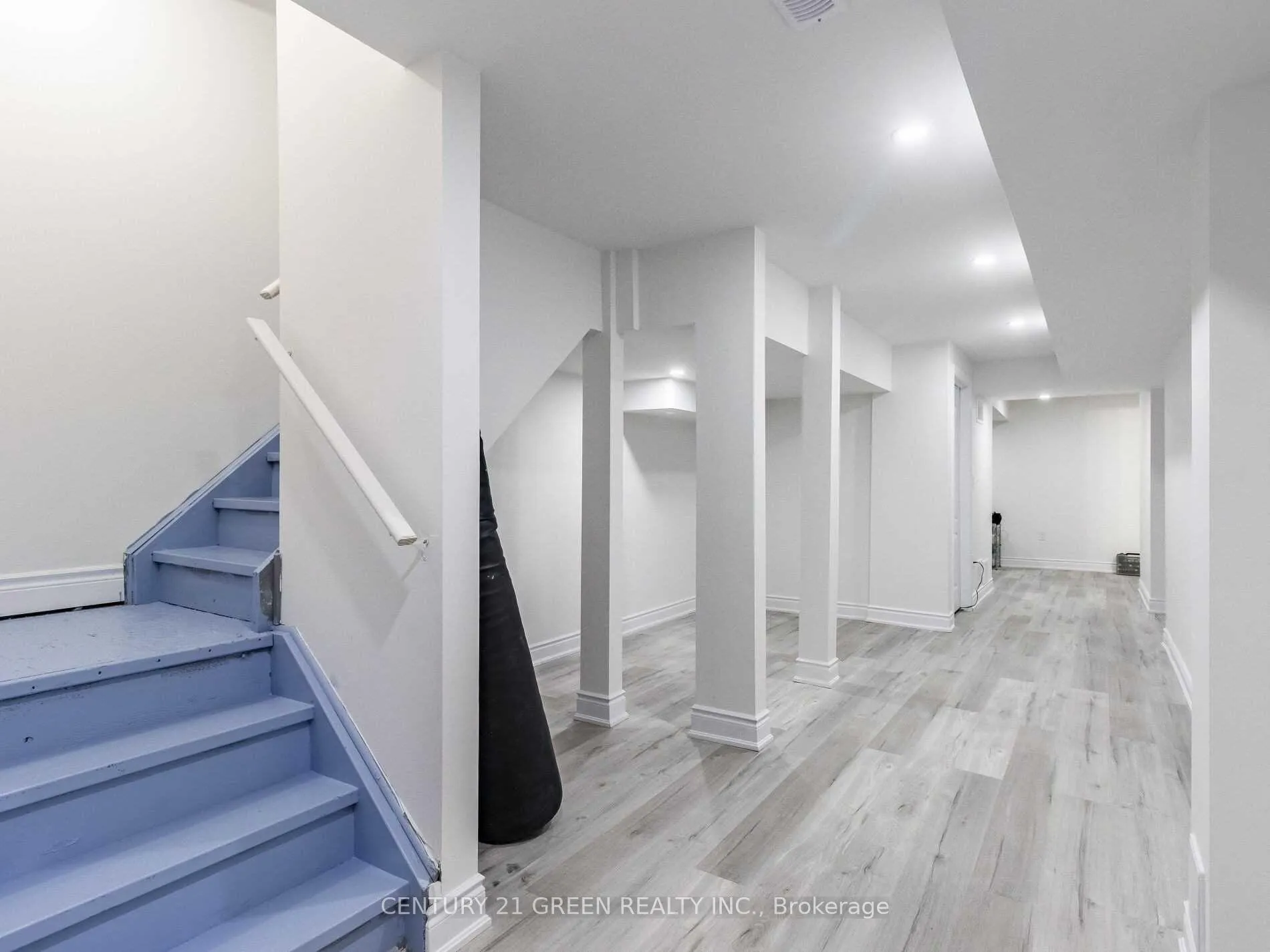 Photo 33 of 39 Argelia Crescent, Brampton, Credit Valley — HOMEH