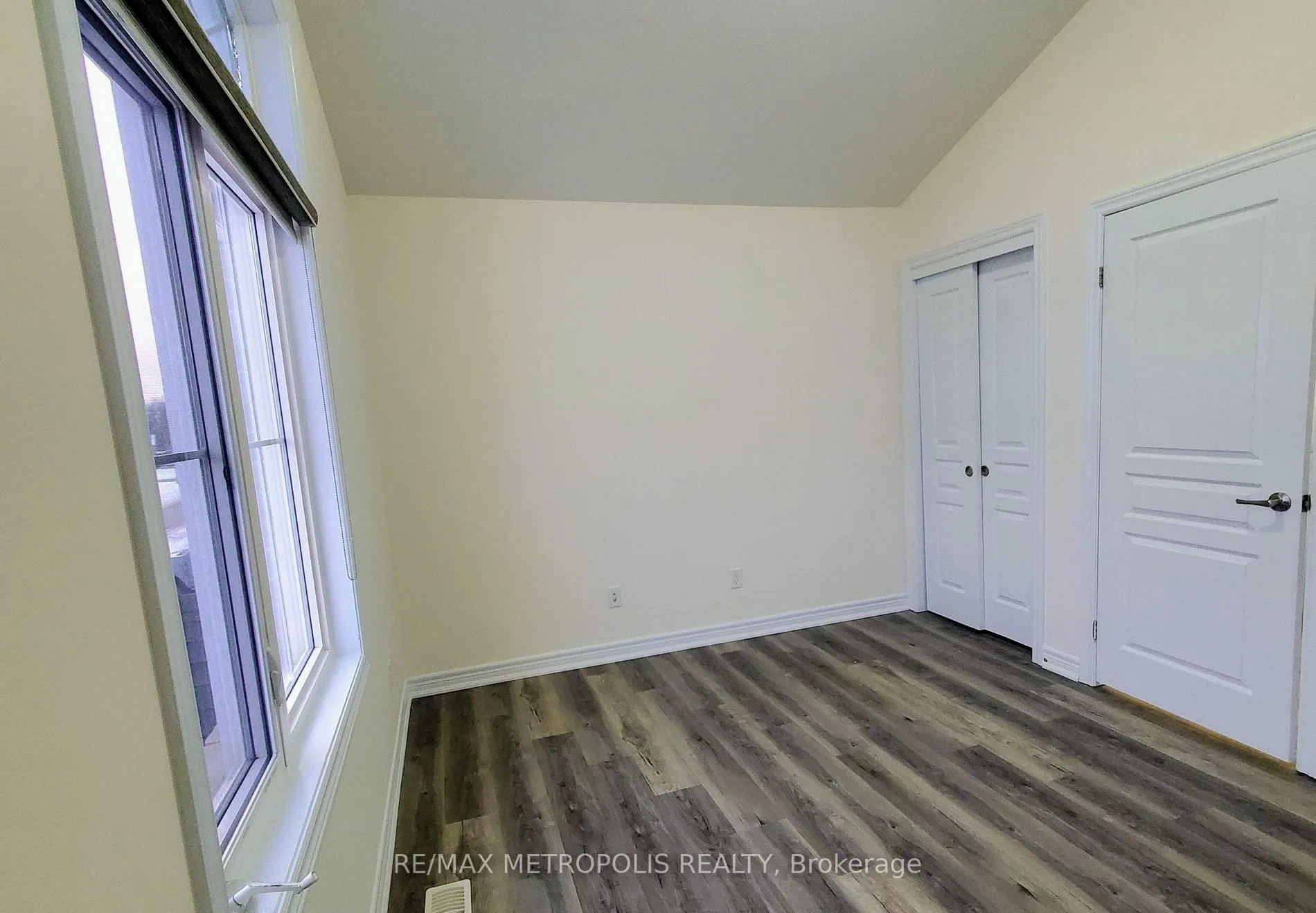 Photo 12 of 6361 Sam Iorfida Drive, Niagara Falls, Oldfield — HOMEH