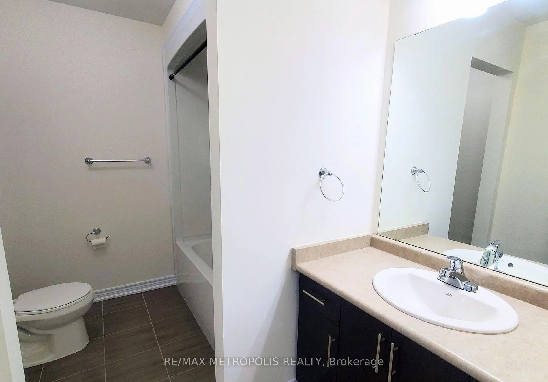 Photo 13 of 6361 Sam Iorfida Drive, Niagara Falls, Oldfield — HOMEH