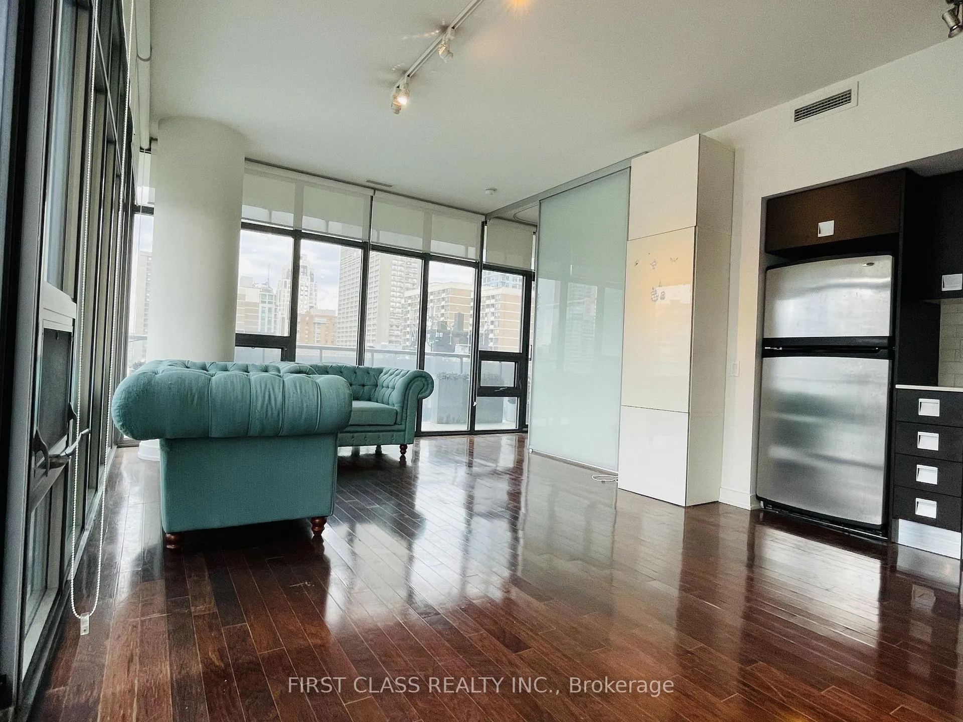 Photo 5 of Unit 1105, 33 Charles Street E, Toronto, Church-Yonge Corridor — HOMEH