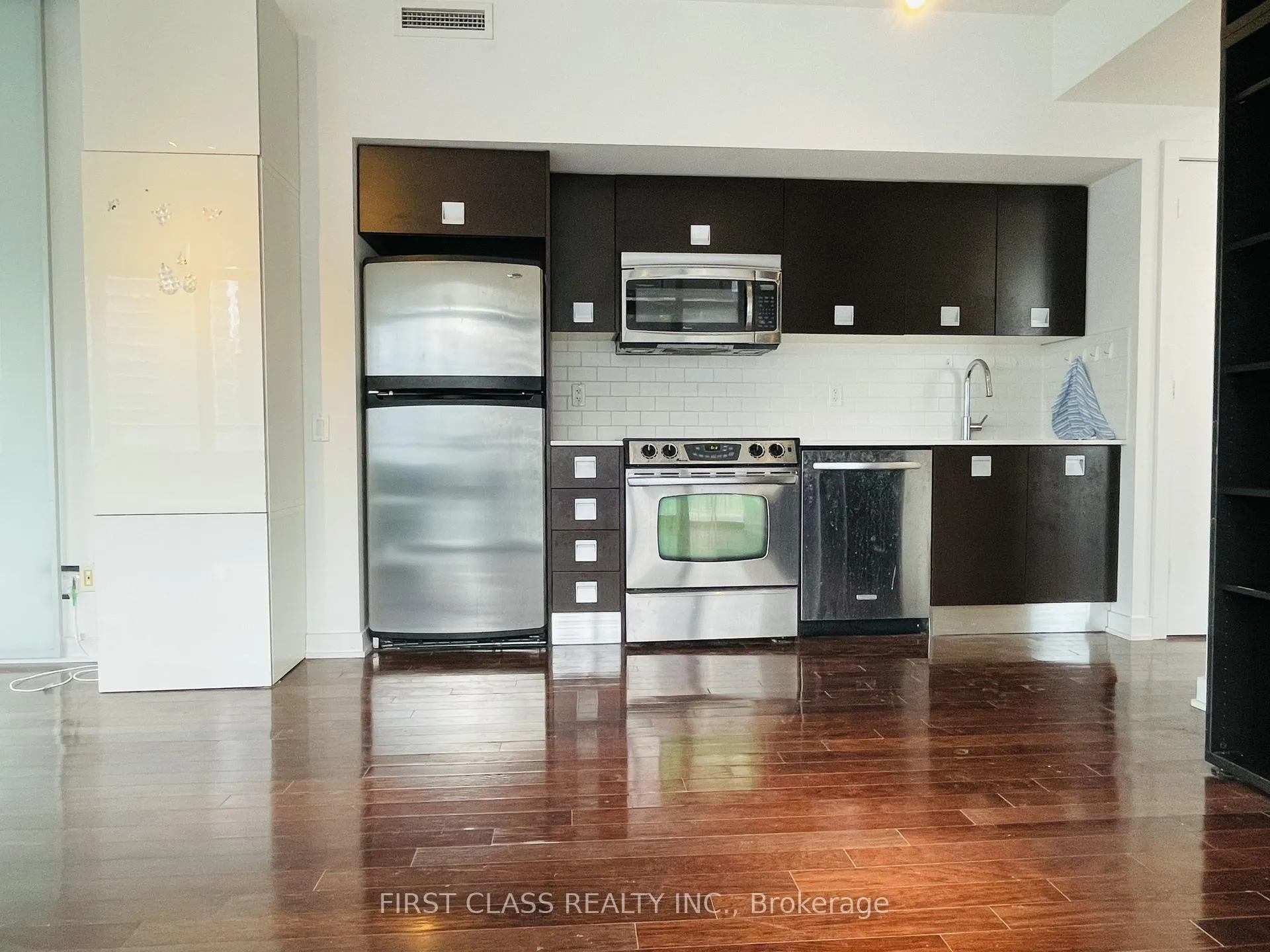 Photo 6 of Unit 1105, 33 Charles Street E, Toronto, Church-Yonge Corridor — HOMEH