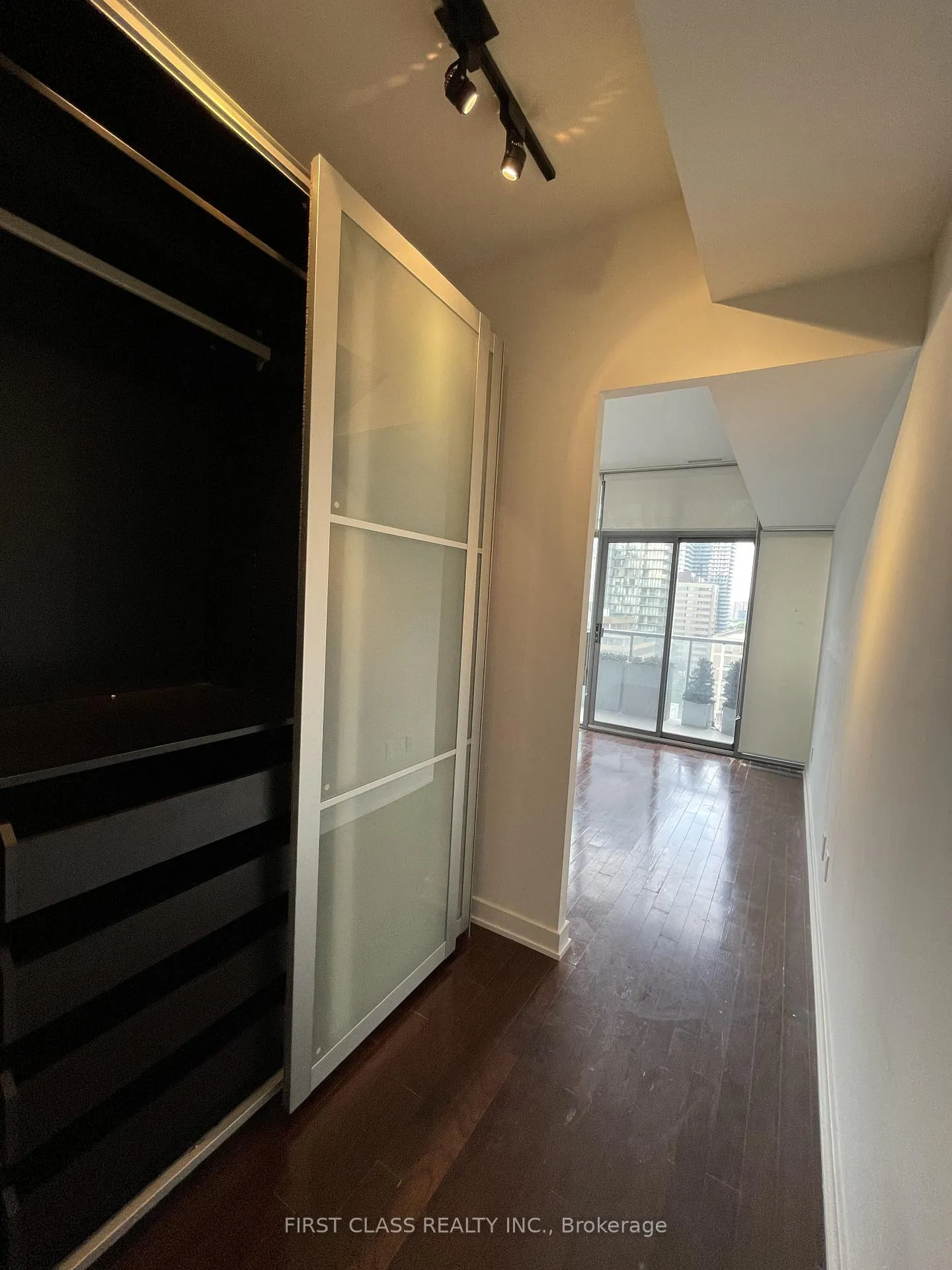 Photo 10 of Unit 1105, 33 Charles Street E, Toronto, Church-Yonge Corridor — HOMEH