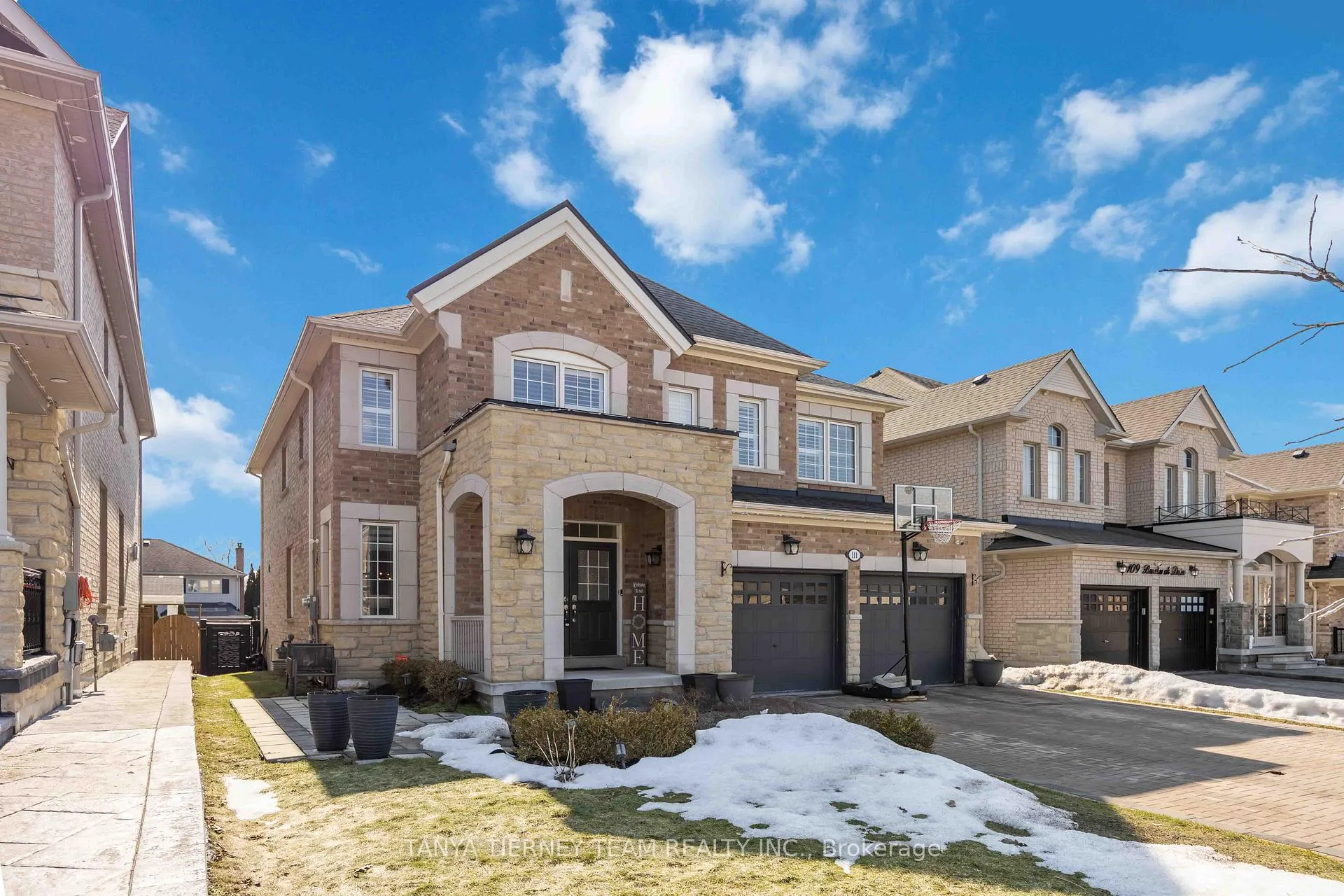 Photo 3 of 111 Braebrook Drive, Whitby, Rolling Acres — HOMEH
