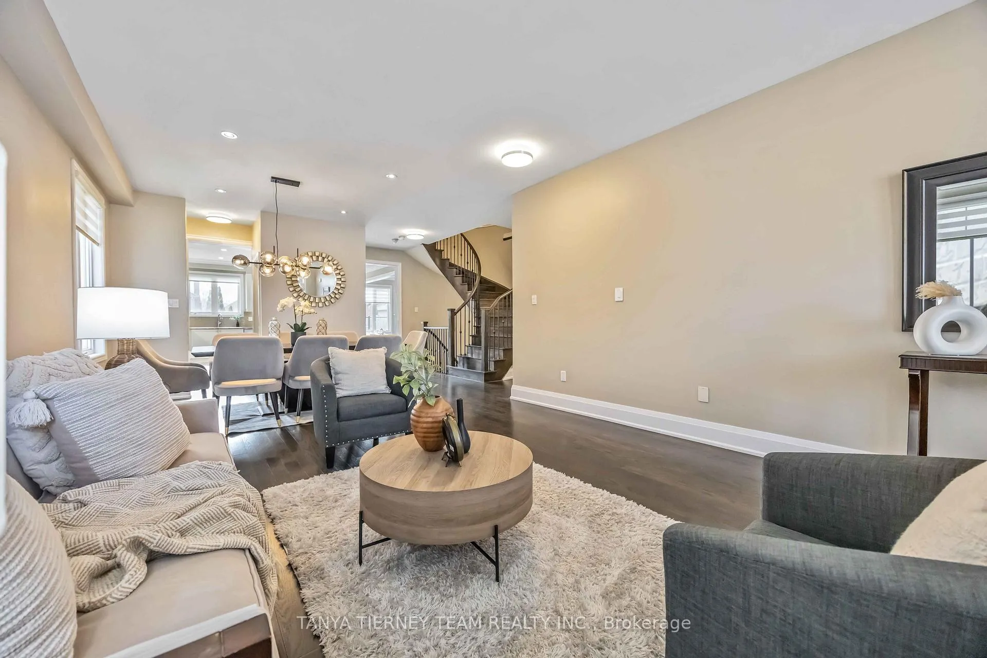 Photo 6 of 111 Braebrook Drive, Whitby, Rolling Acres — HOMEH
