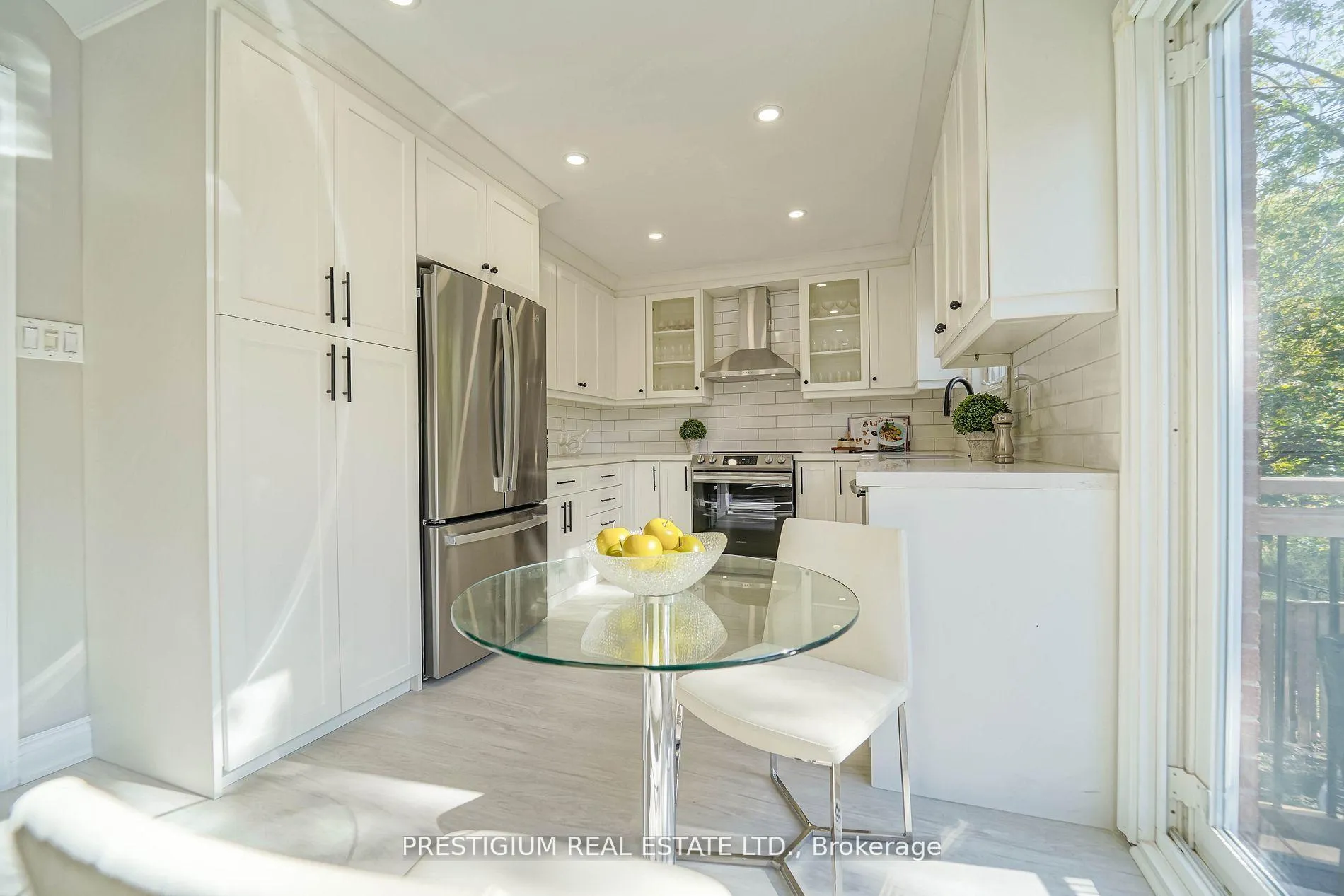 Photo 15 of Unit Upper, 55 Fifefield Drive, Vaughan, Maple — HOMEH