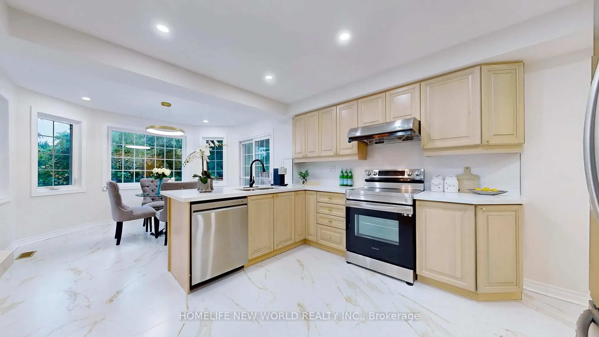 Photo 8 of 3 Athens Drive, Markham, Buttonville — HOMEH