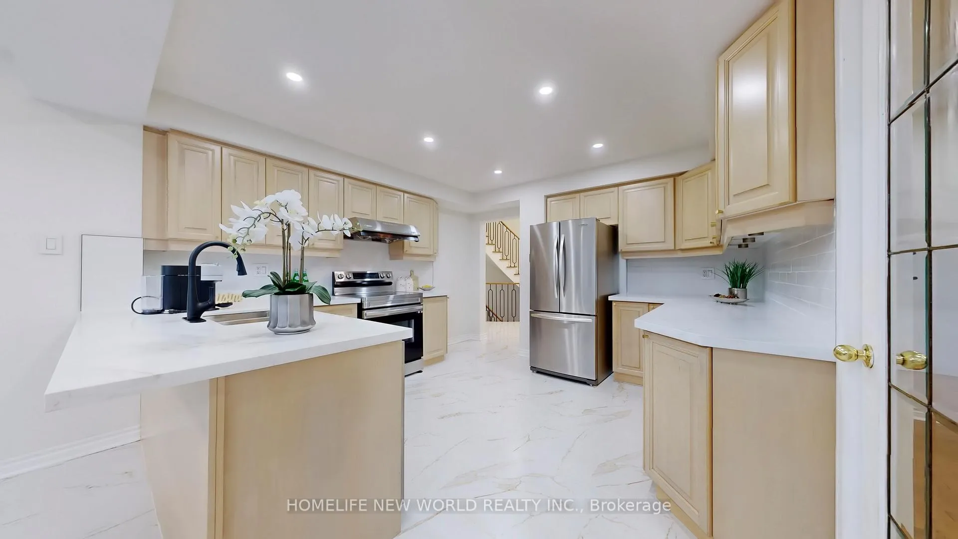 Photo 9 of 3 Athens Drive, Markham, Buttonville — HOMEH