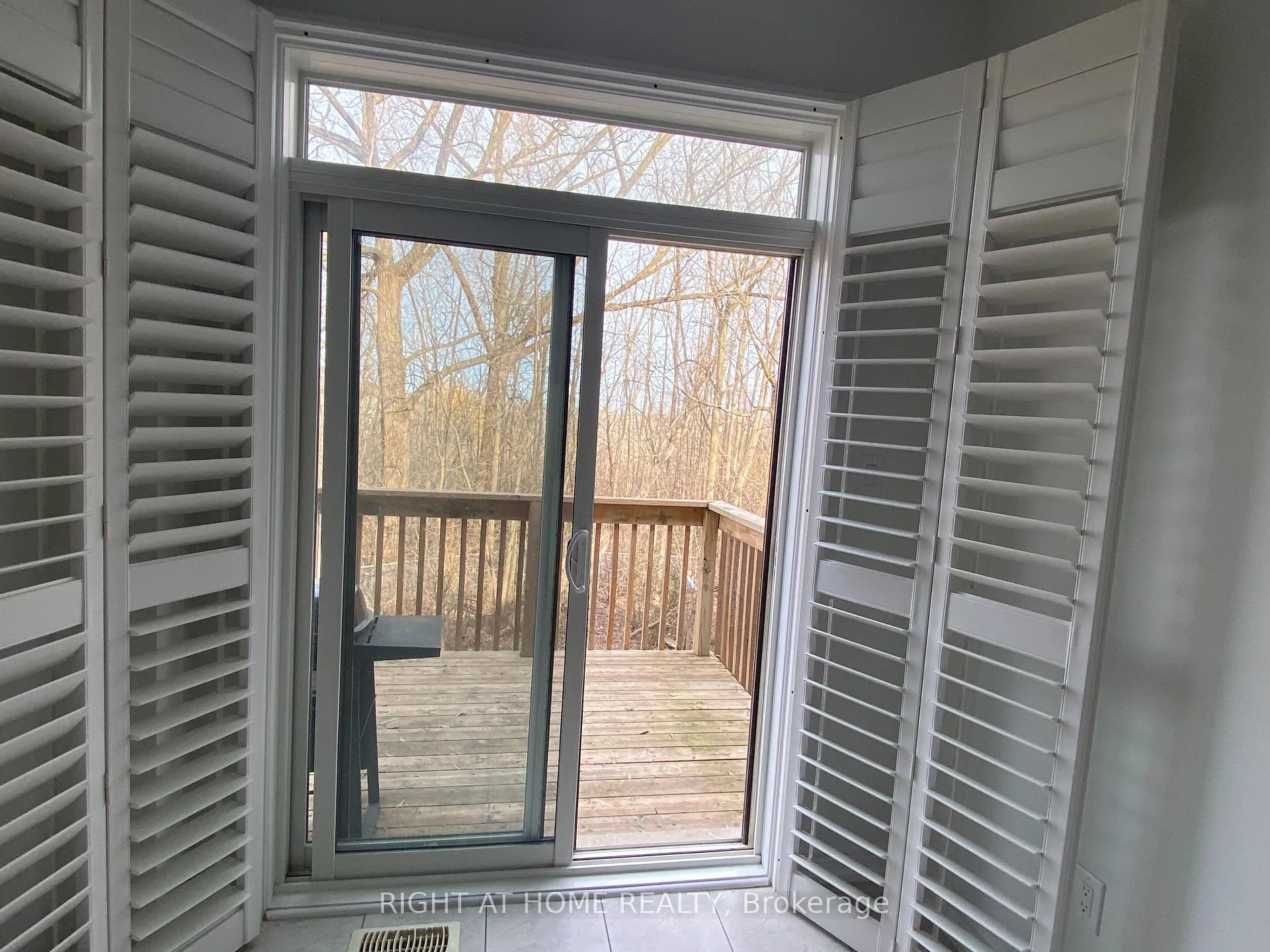 Photo 7 of 2124 Dale Road, Innisfil, Alcona — HOMEH
