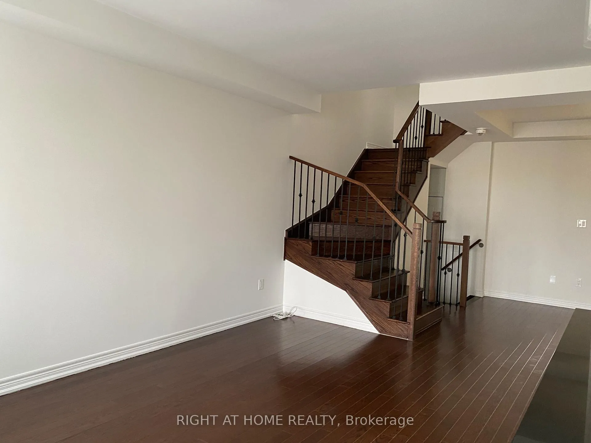 Photo 8 of 2124 Dale Road, Innisfil, Alcona — HOMEH