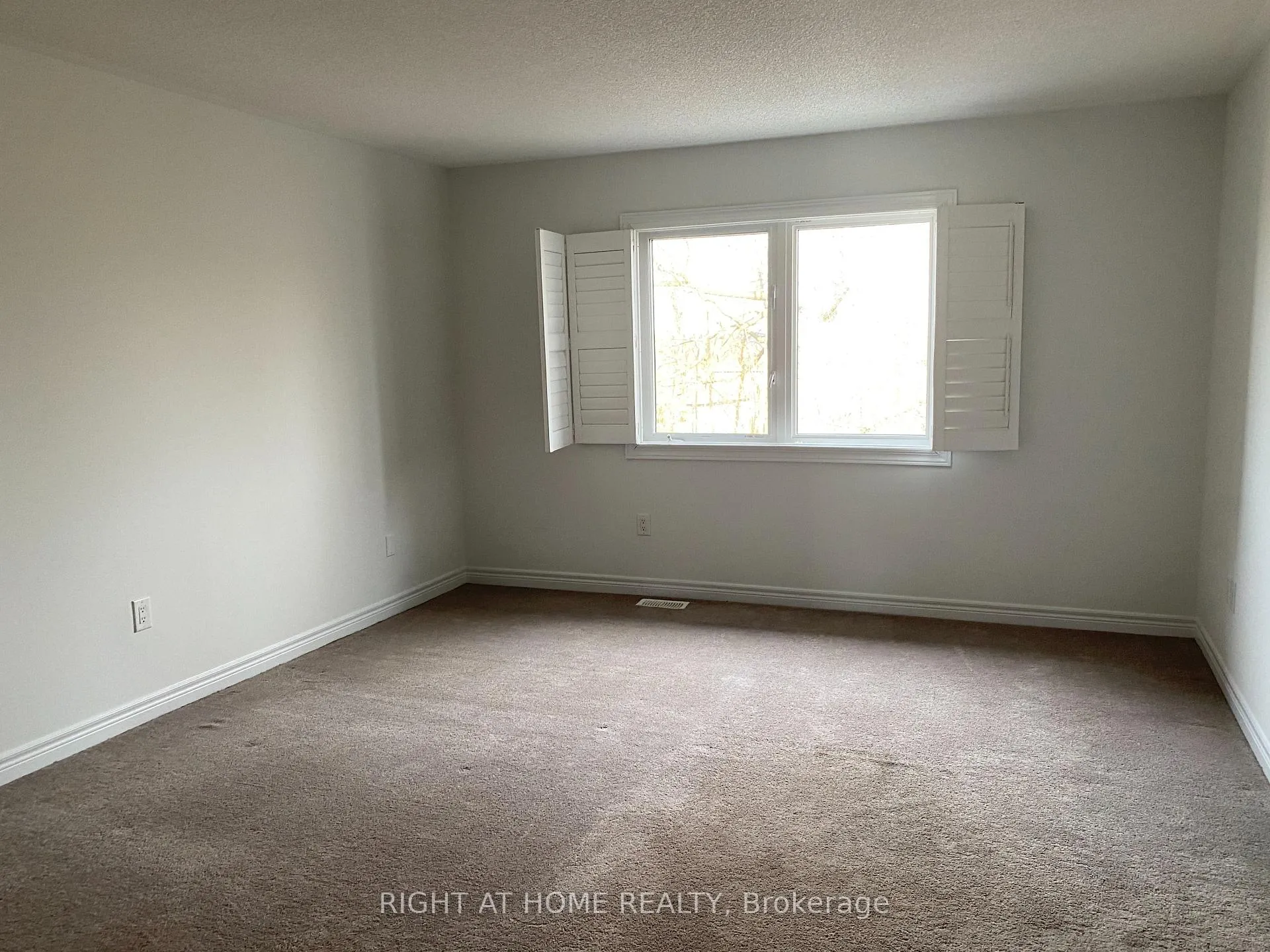 Photo 12 of 2124 Dale Road, Innisfil, Alcona — HOMEH