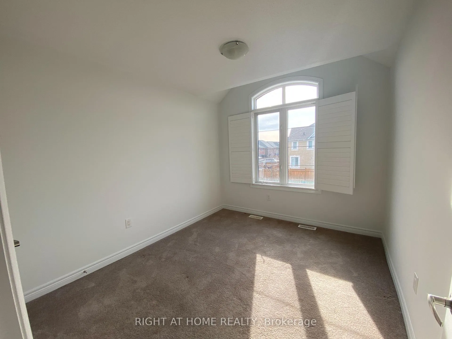 Photo 20 of 2124 Dale Road, Innisfil, Alcona — HOMEH
