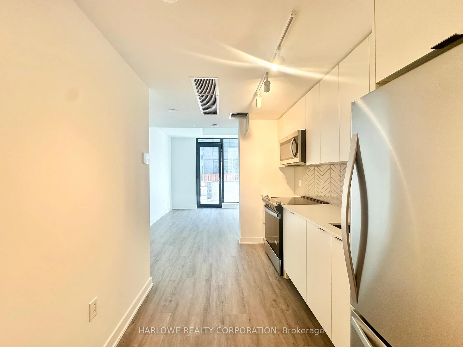 Photo 3 of Unit 172 E, 1610 Charles Street E, Whitby, Port Whitby — HOMEH
