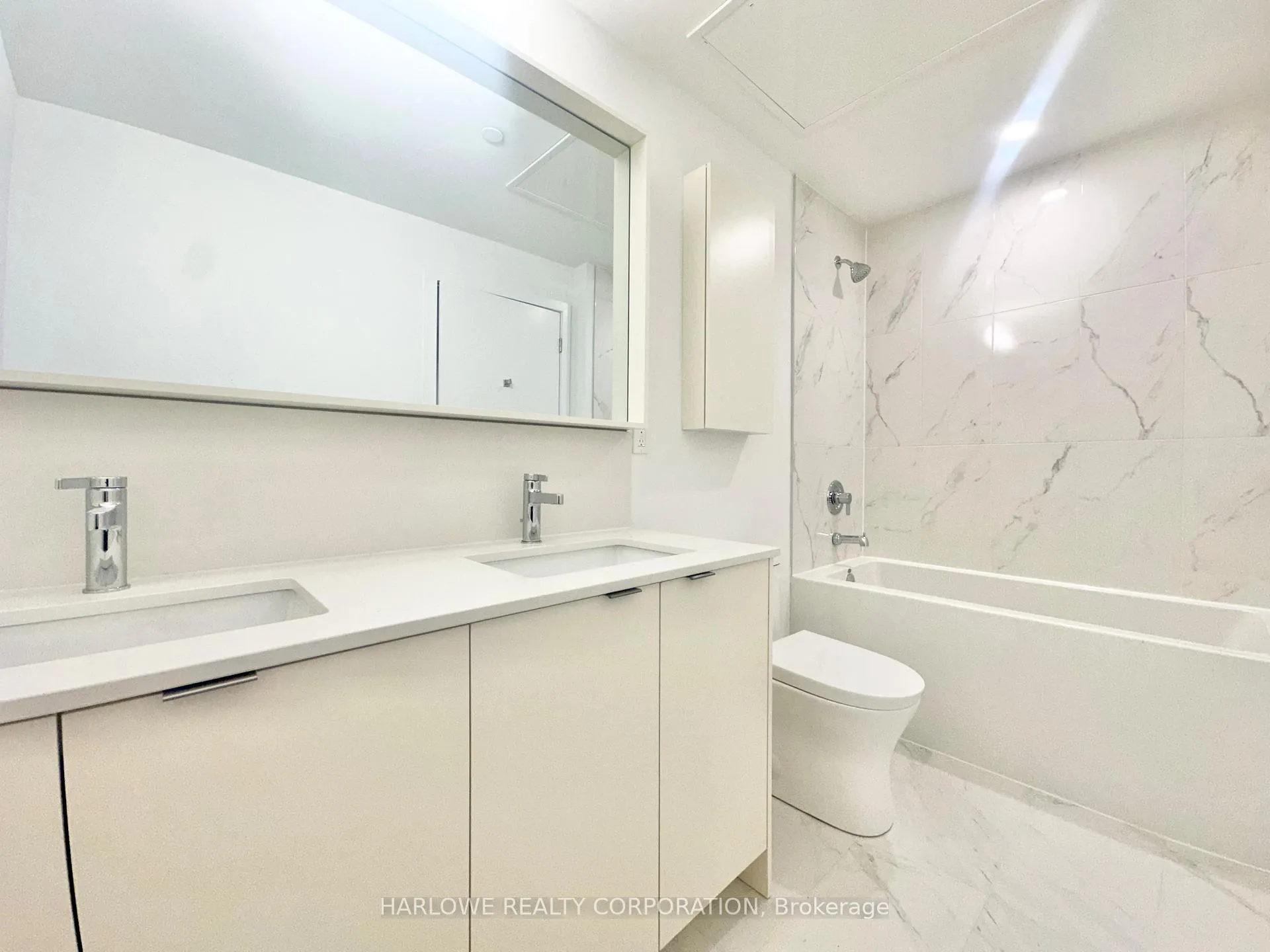 Photo 5 of Unit 172 E, 1610 Charles Street E, Whitby, Port Whitby — HOMEH