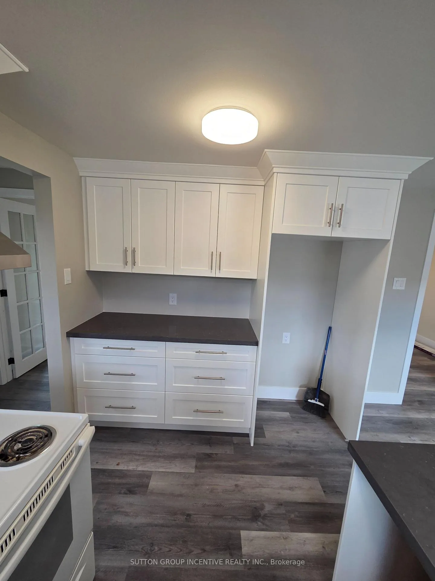 Photo 5 of 39 Royal Oak Drive, Innisfil, Cookstown — HOMEH