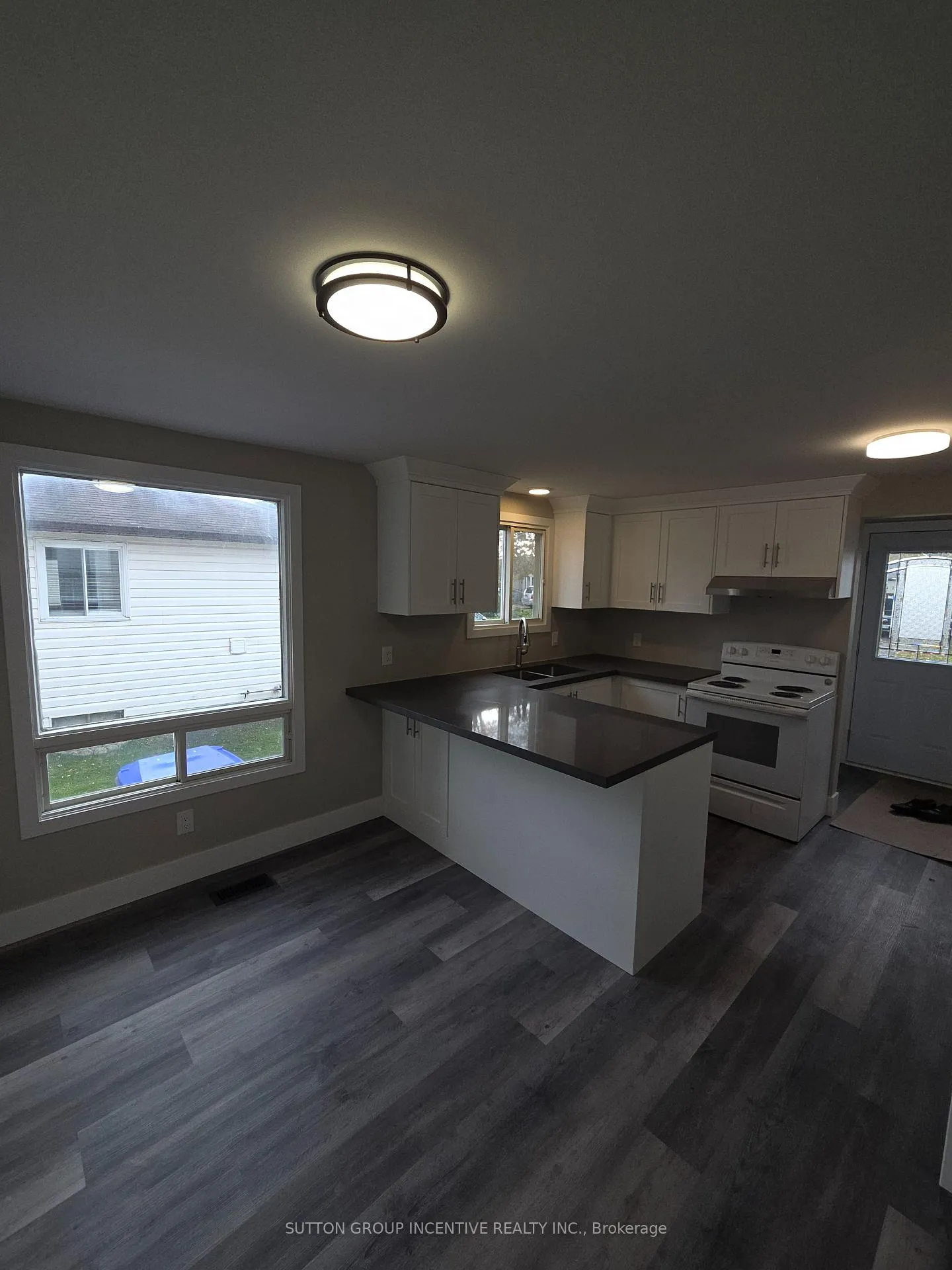 Photo 7 of 39 Royal Oak Drive, Innisfil, Cookstown — HOMEH