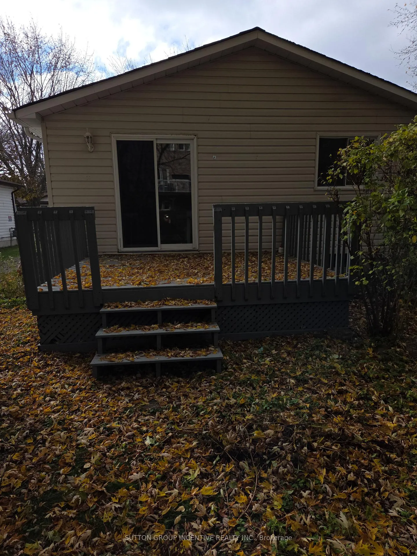 Photo 25 of 39 Royal Oak Drive, Innisfil, Cookstown — HOMEH