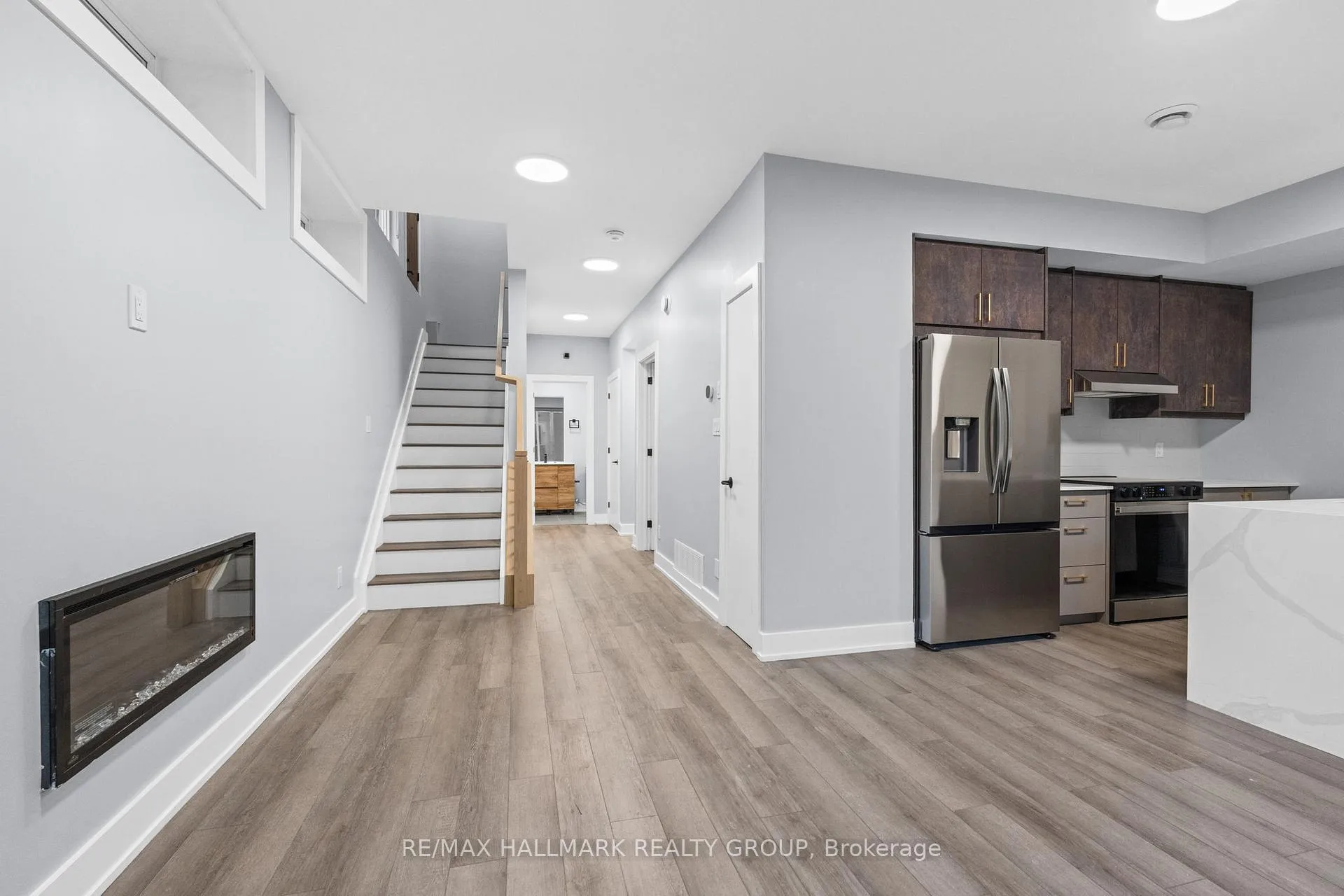 Photo 4 of Unit B, 884 Byron Avenue, Ottawa, McKellar/Highland — HOMEH