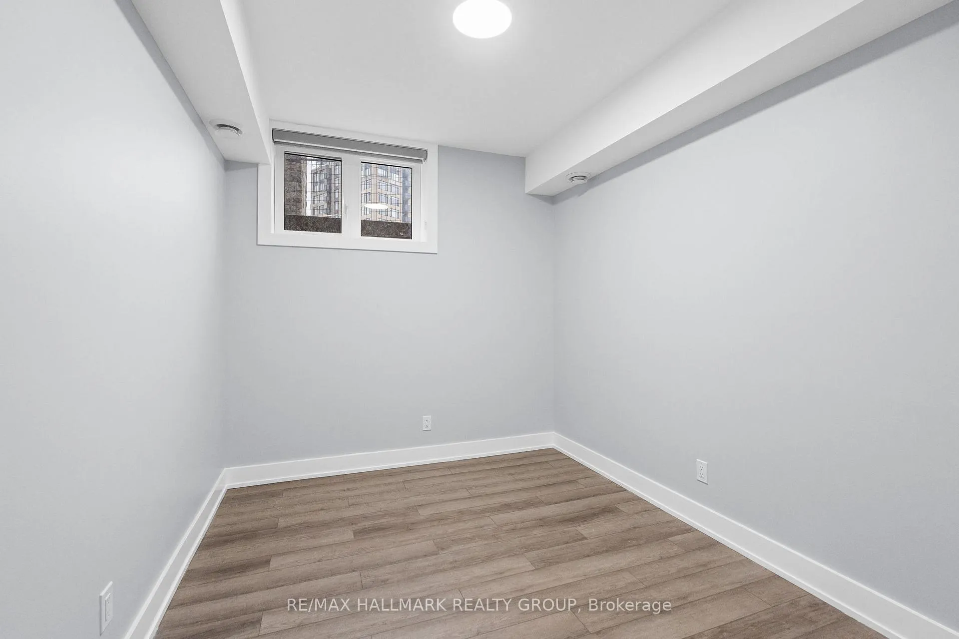 Photo 10 of Unit B, 884 Byron Avenue, Ottawa, McKellar/Highland — HOMEH